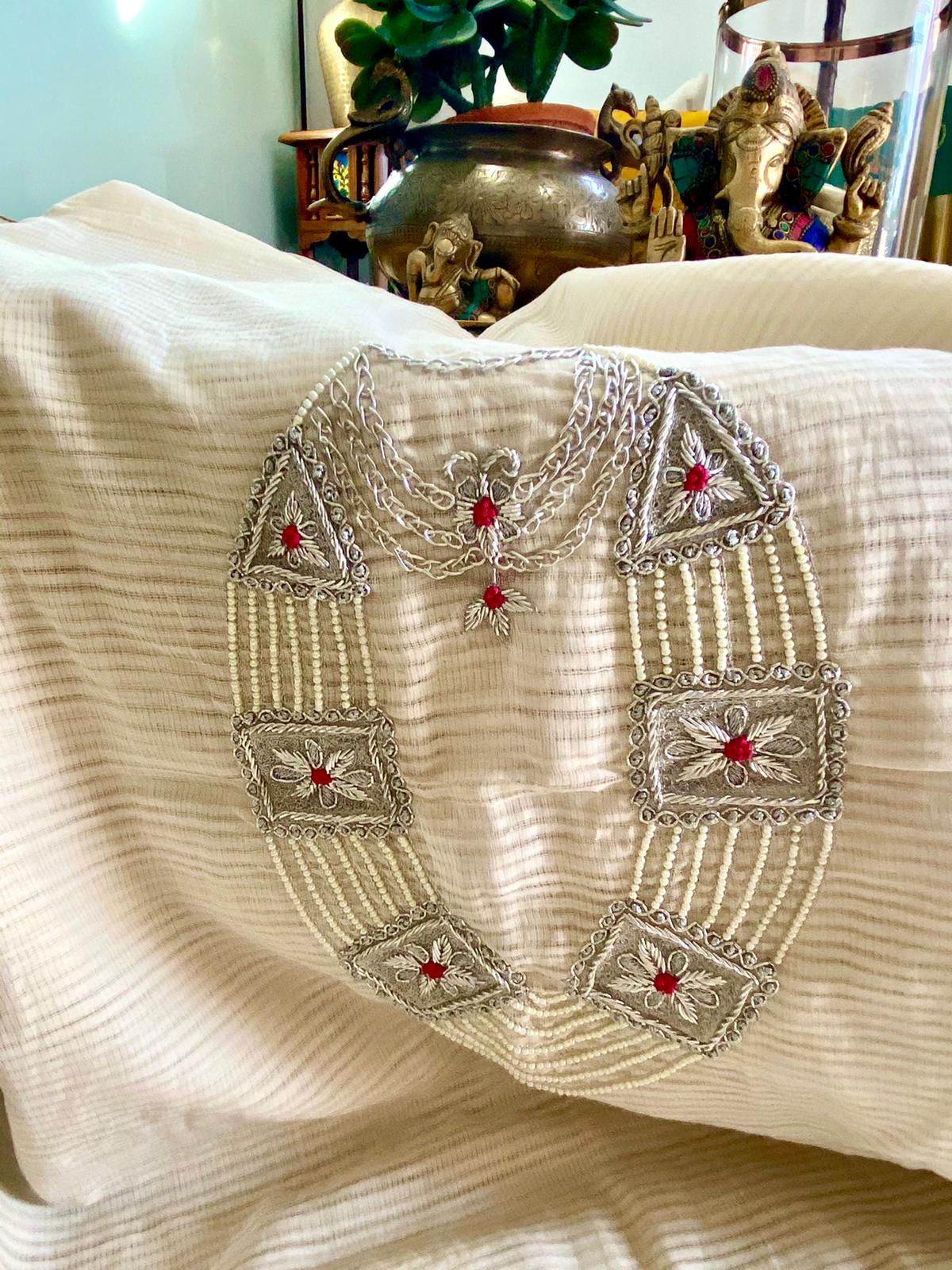 WHITE THAKURER GOYNA
