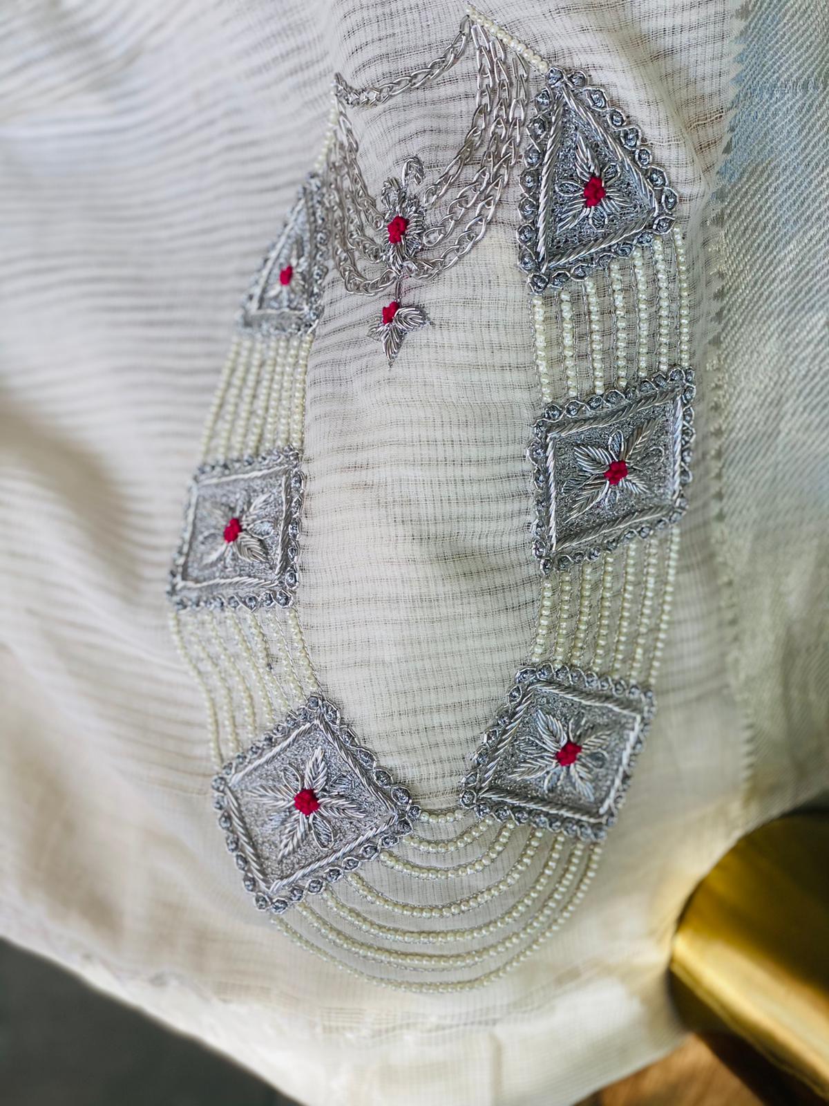 WHITE THAKURER GOYNA