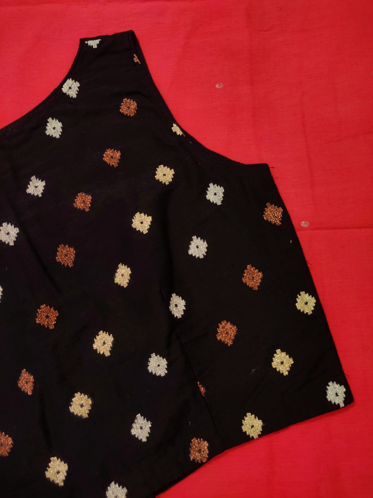 Black shona rupo tama (sleeveless) BLOUSE
