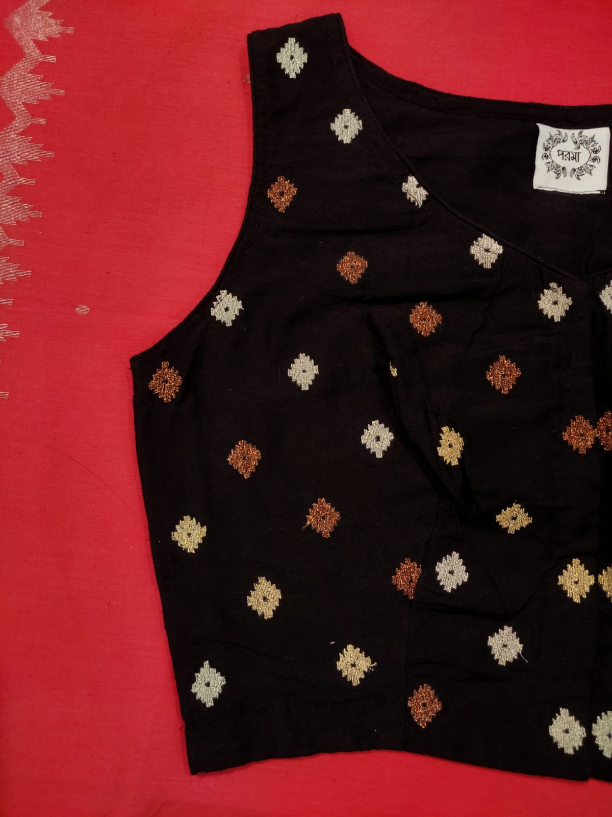 Black shona rupo tama (sleeveless) BLOUSE