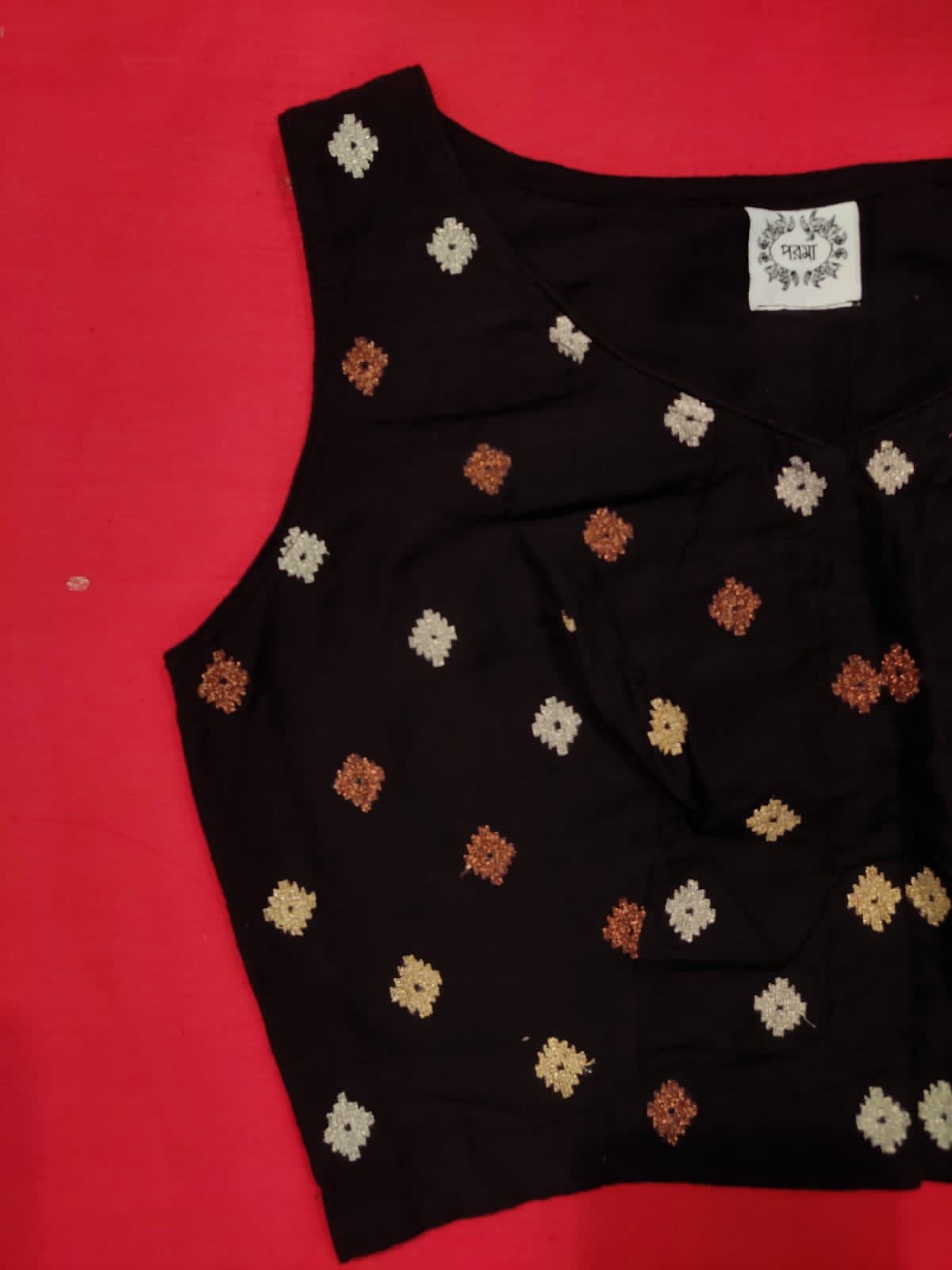 Black shona rupo tama (sleeveless) BLOUSE