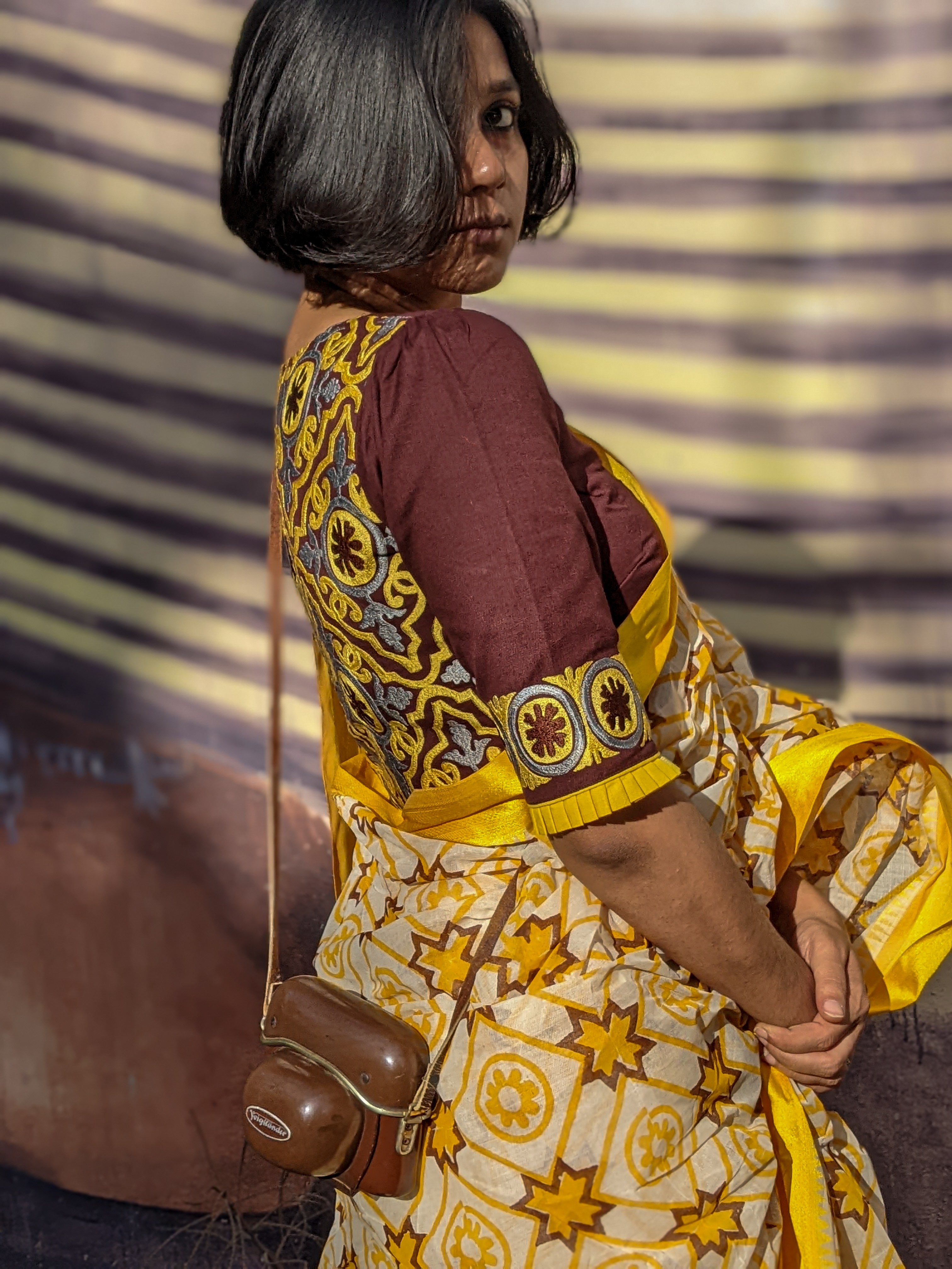 ATHANGUDI BROWN (BLOUSE)