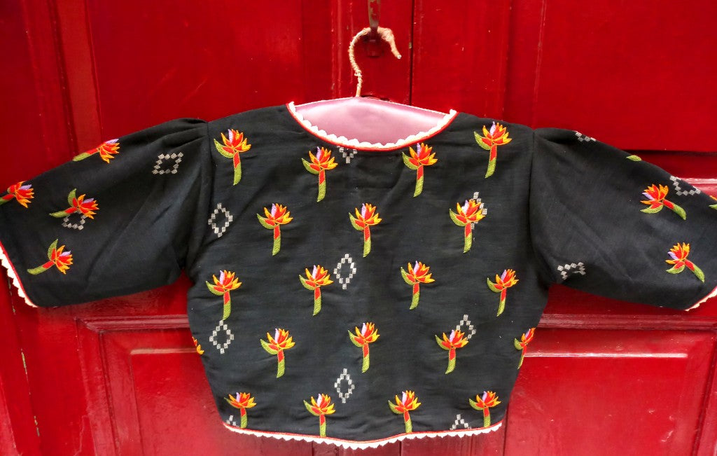 BLACK BIRDS OF PARADISE