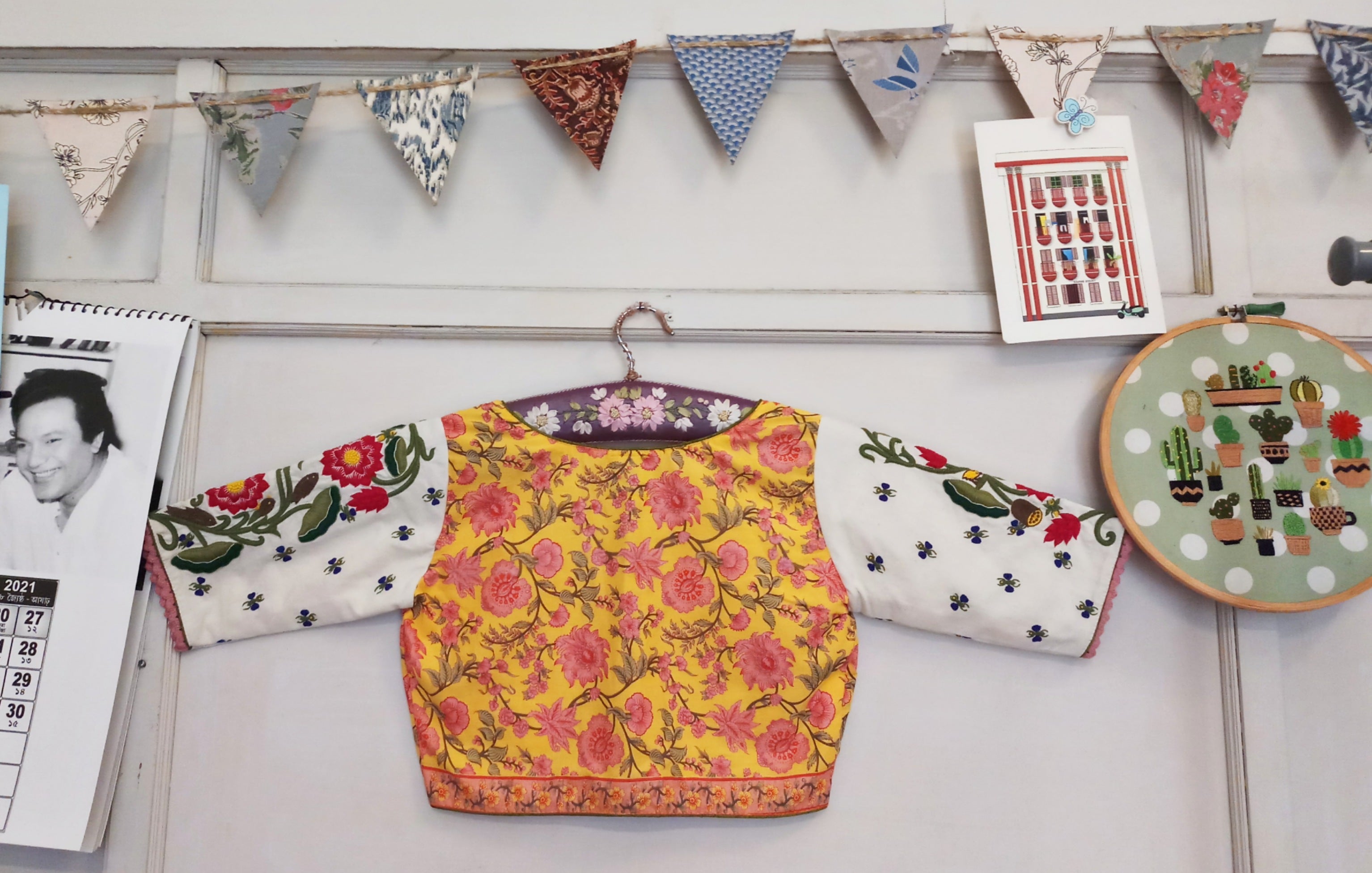 LOTUS & BEES (BLOUSE)