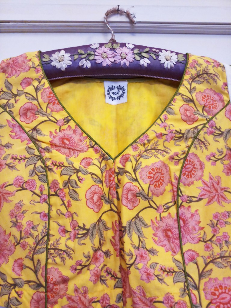 LOTUS & BEES (BLOUSE)