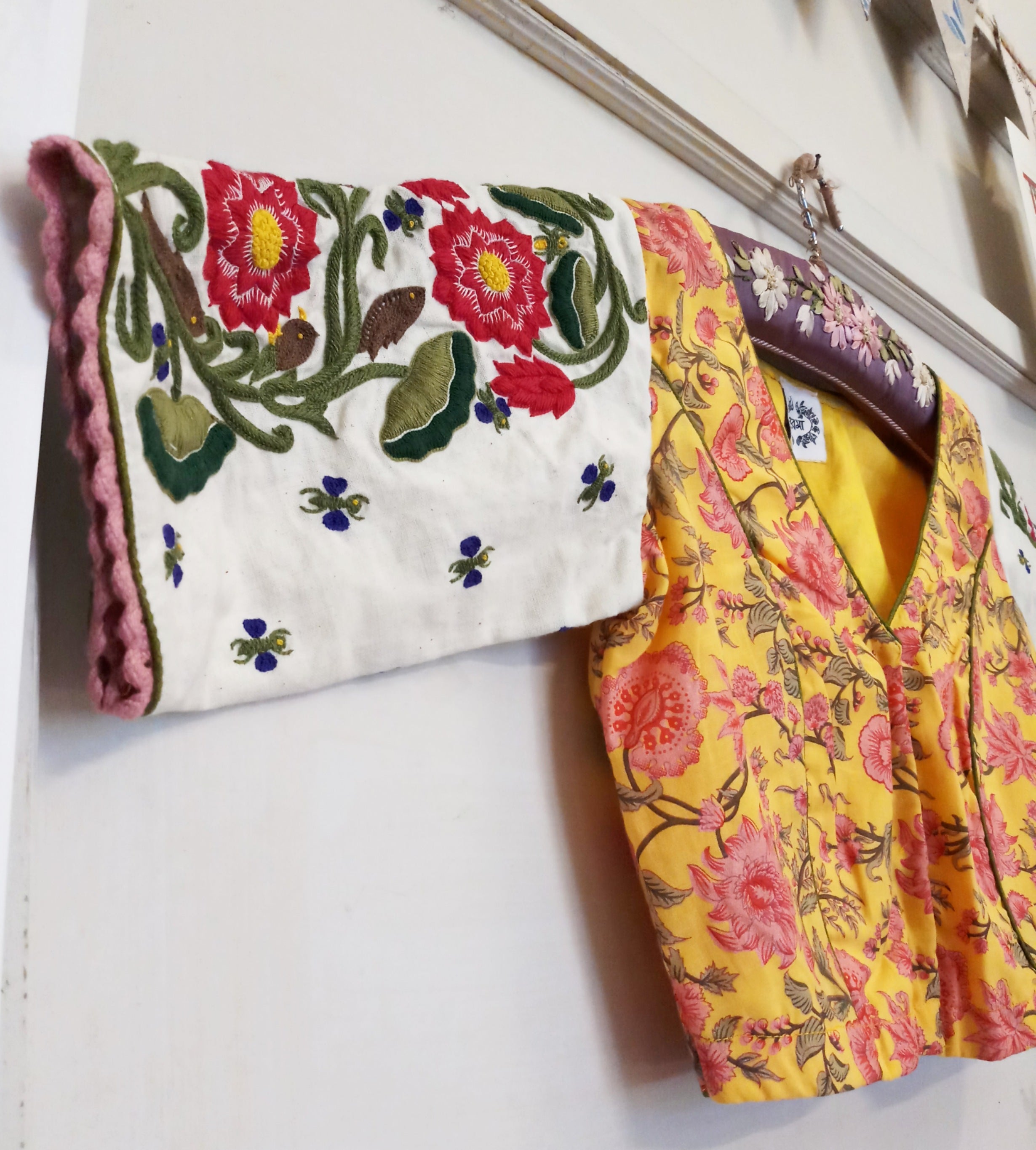 LOTUS & BEES (BLOUSE)