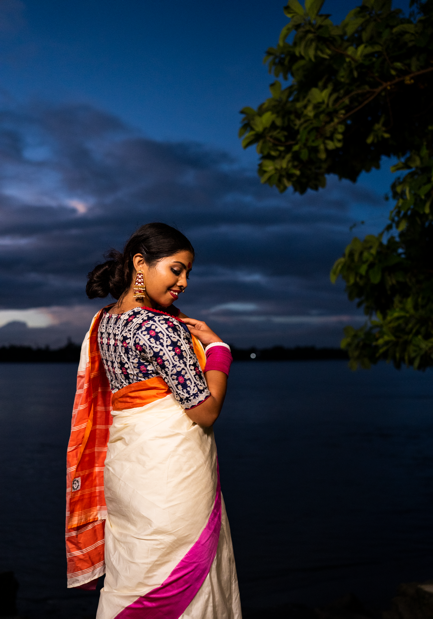 BLUE DAALIM PHOOL (BLOUSE)