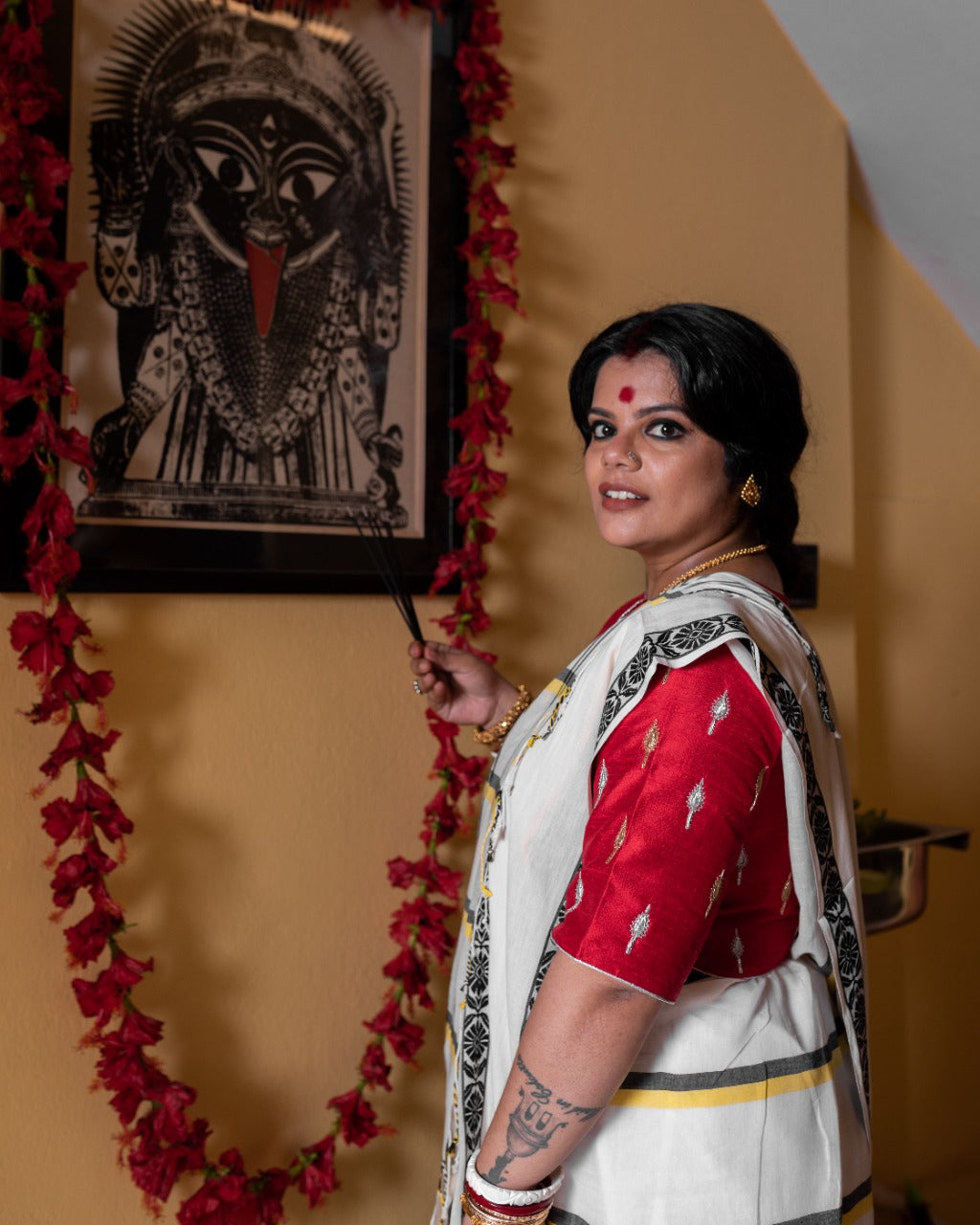 SARBAJAYA - WHITE (STR)