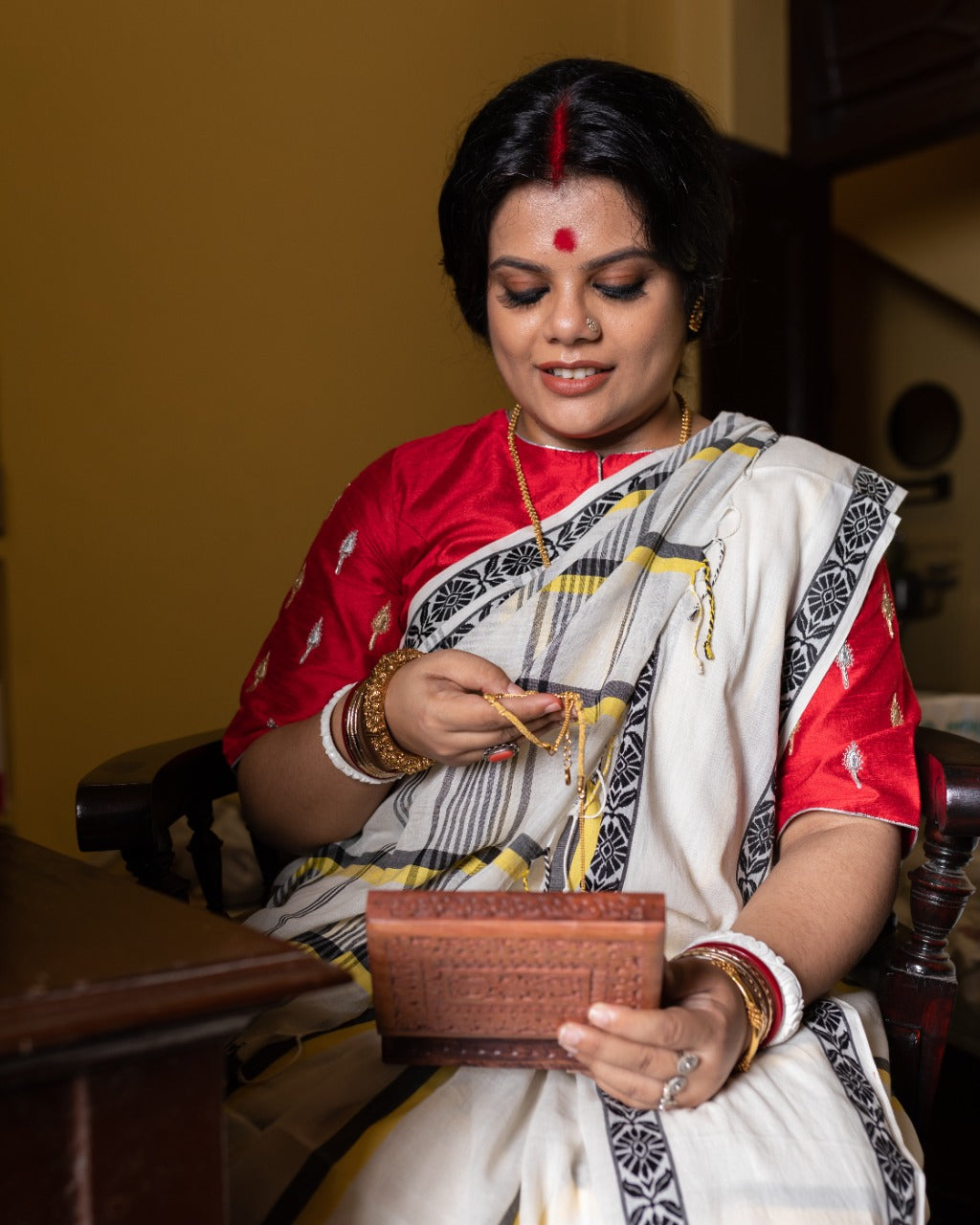 SARBAJAYA - WHITE (STR)