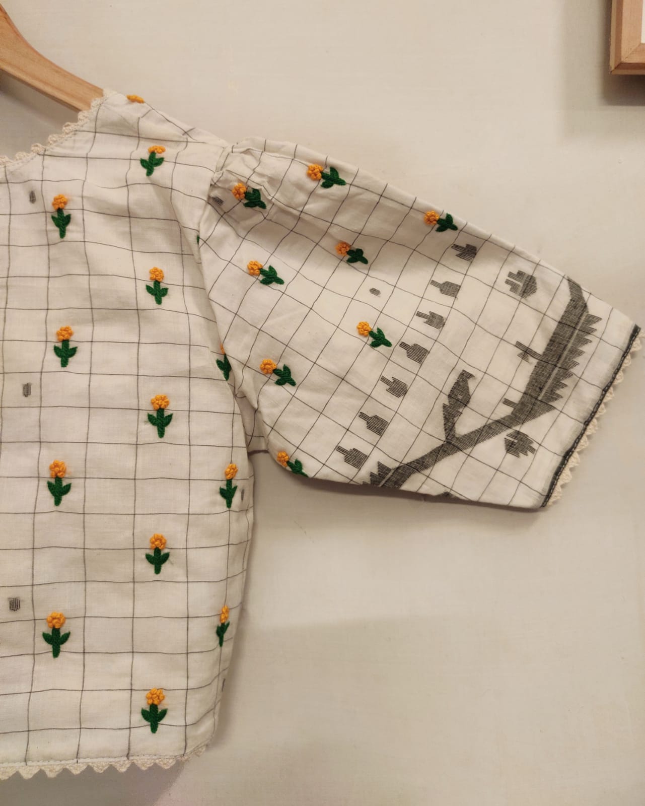 WHITE LITTLE MARIGOLD