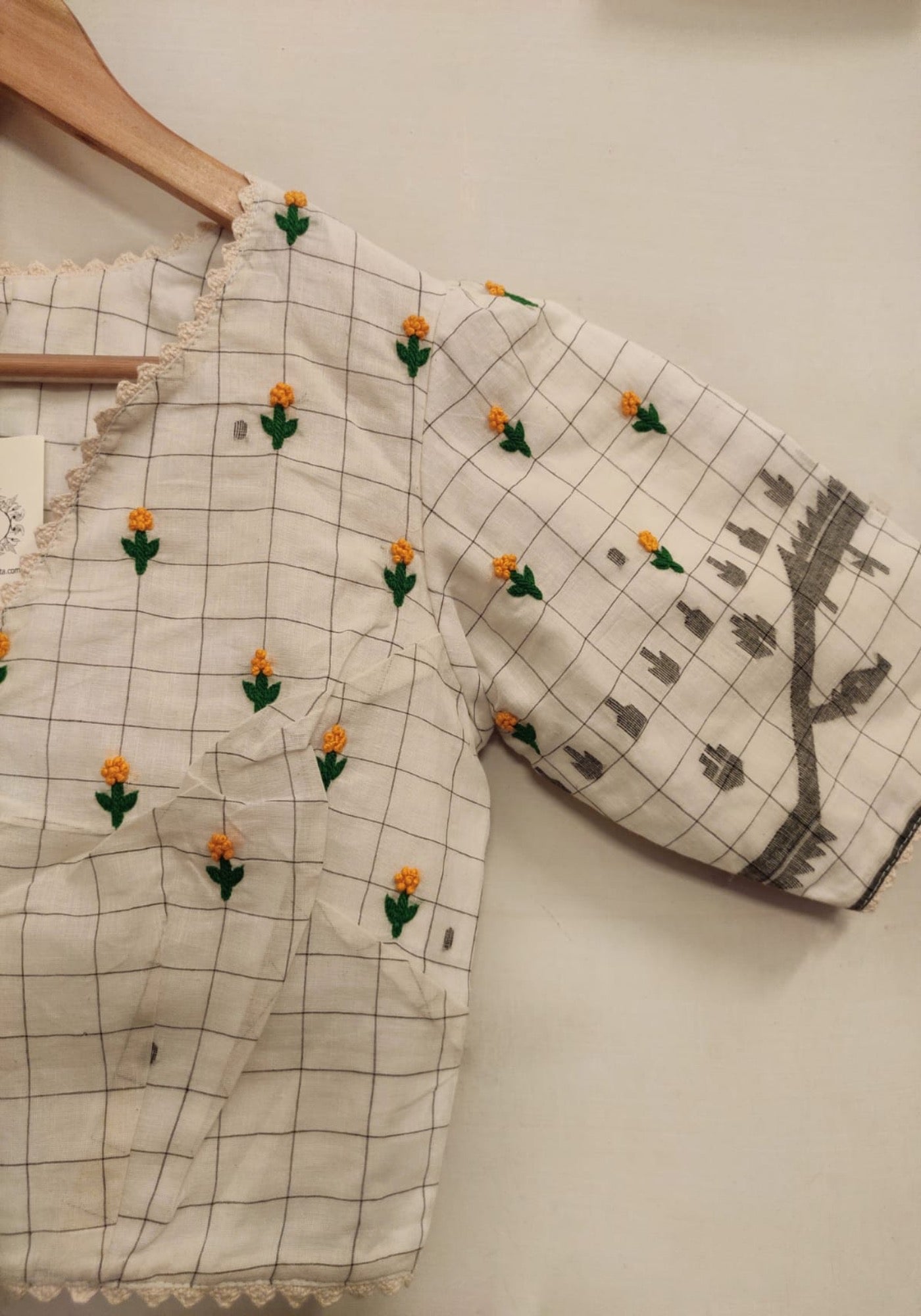 WHITE LITTLE MARIGOLD