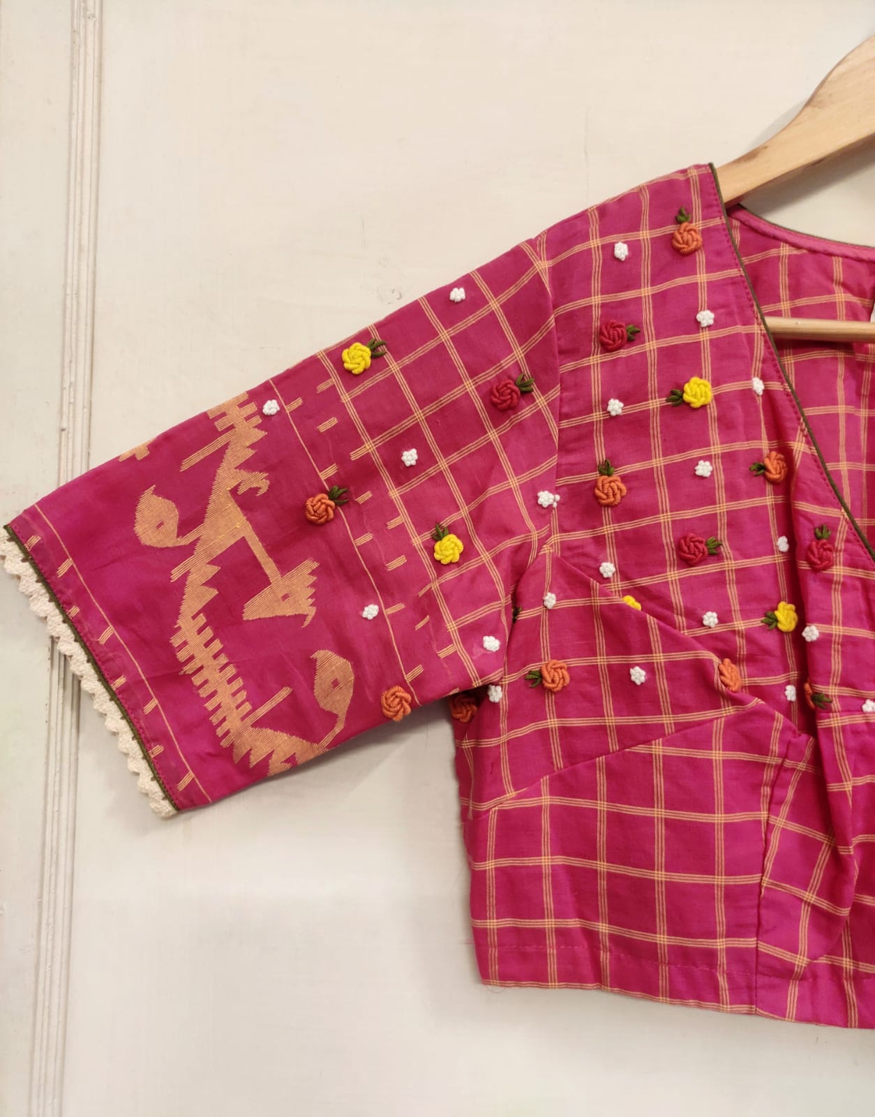 PINK YELLOW BORDER MULTI ROSE