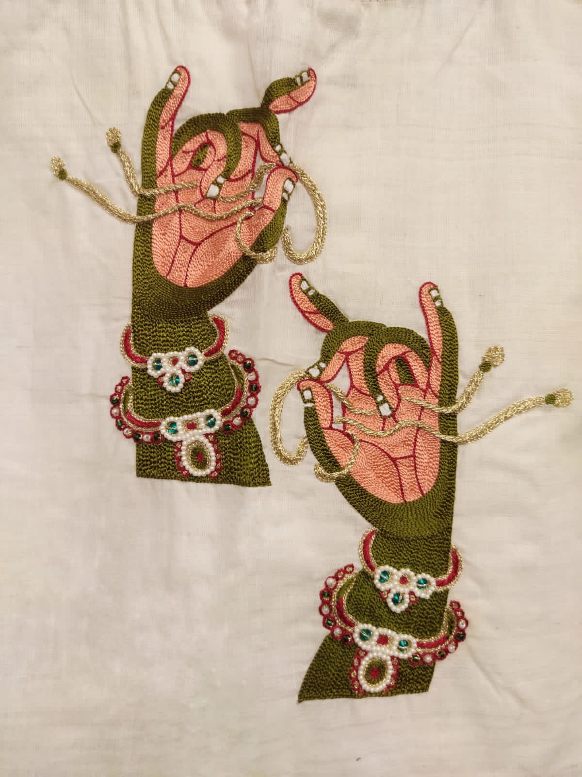 WHITE MANGALGIRI MUDRA