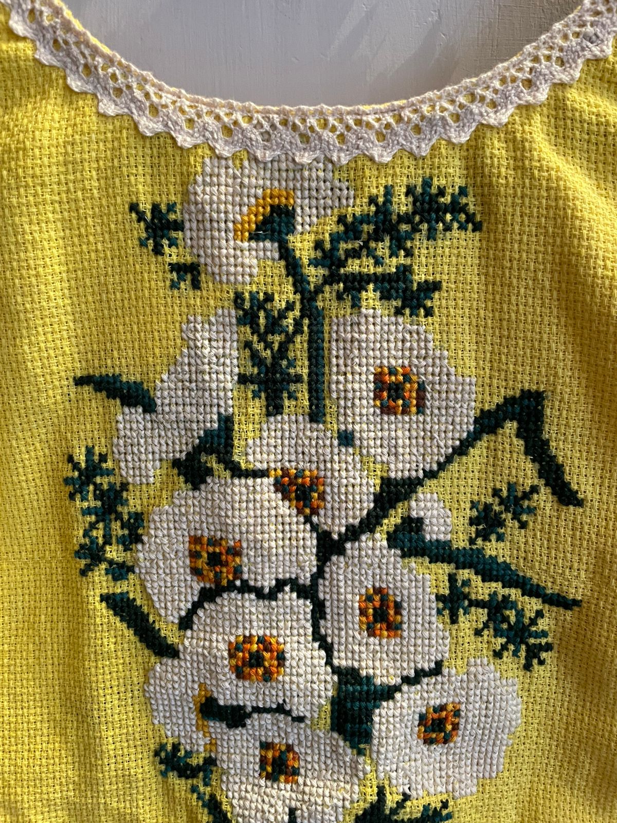 YELLOW DAISY