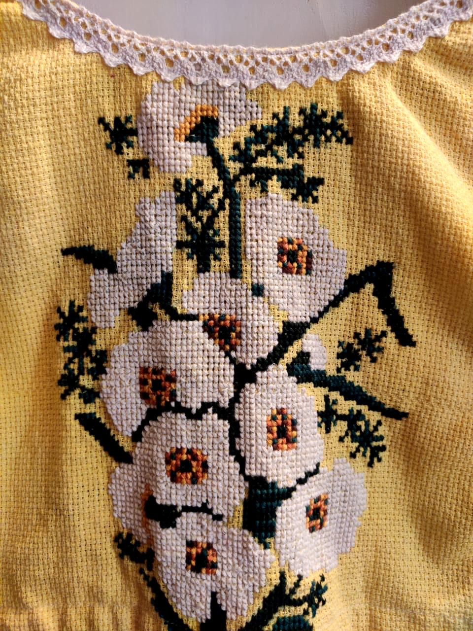 YELLOW DAISY