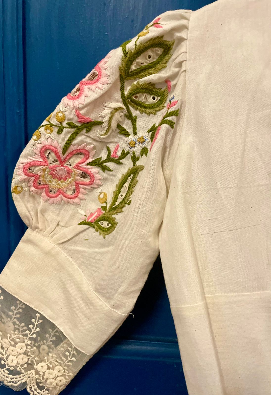 FLORAL PUFFS (BLOUSE)