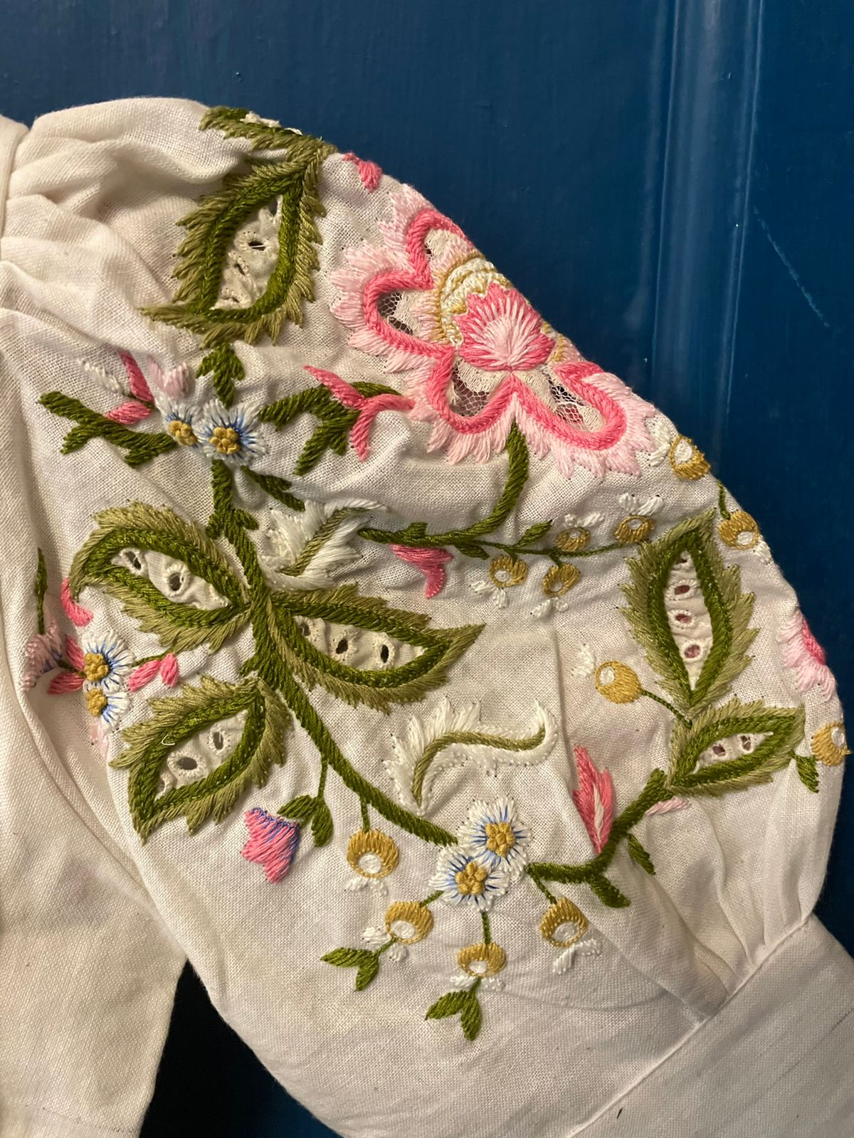 FLORAL PUFFS (BLOUSE)