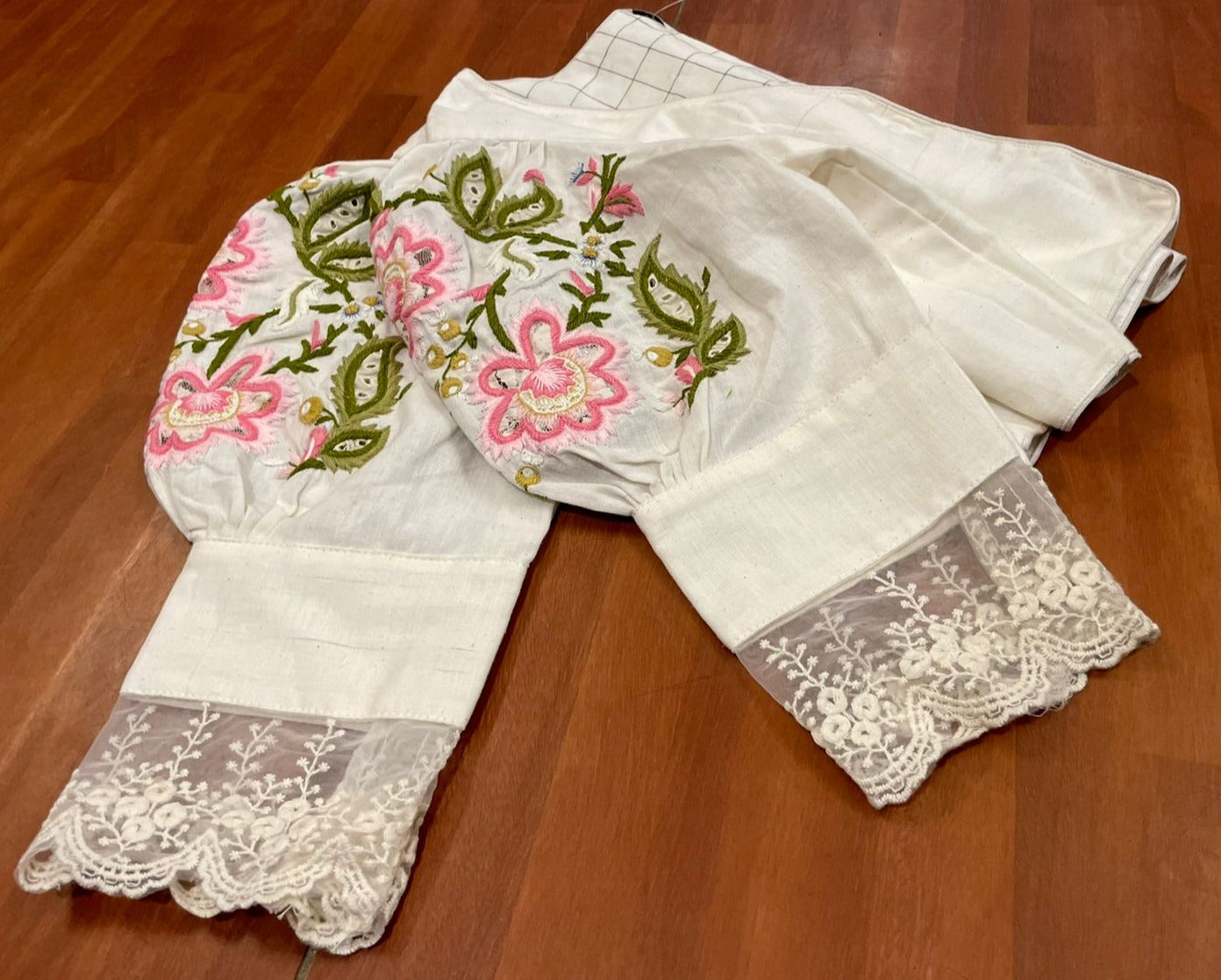 FLORAL PUFFS (BLOUSE)