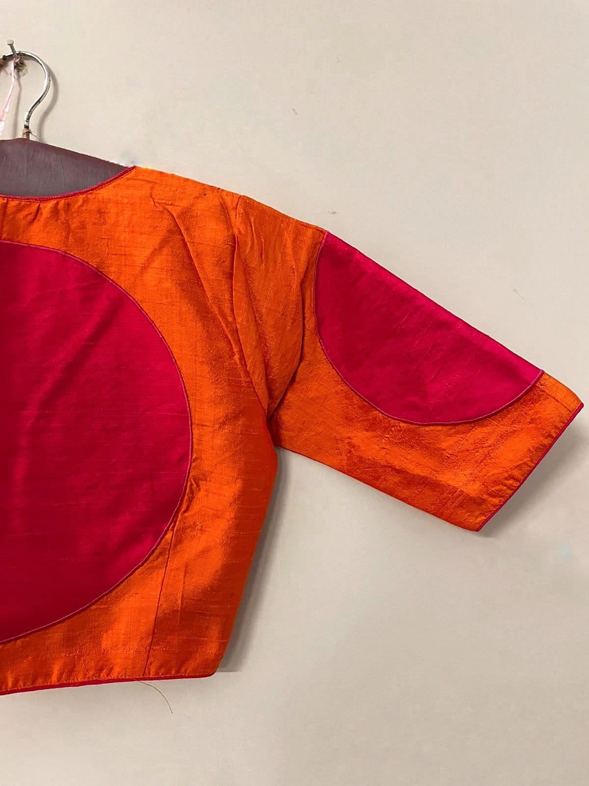 ORANGE RANI BINDI