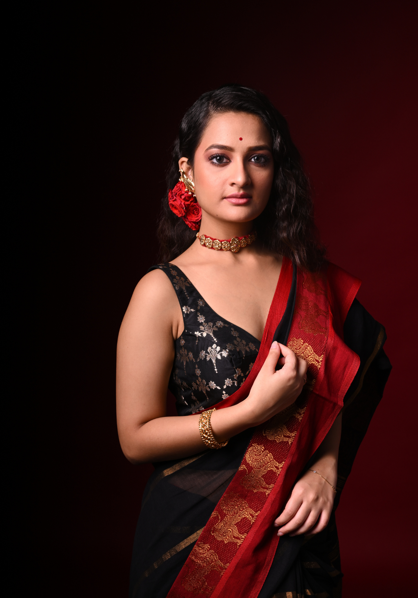 NABAMI SLEEVELESS BROCADE BLOUSE