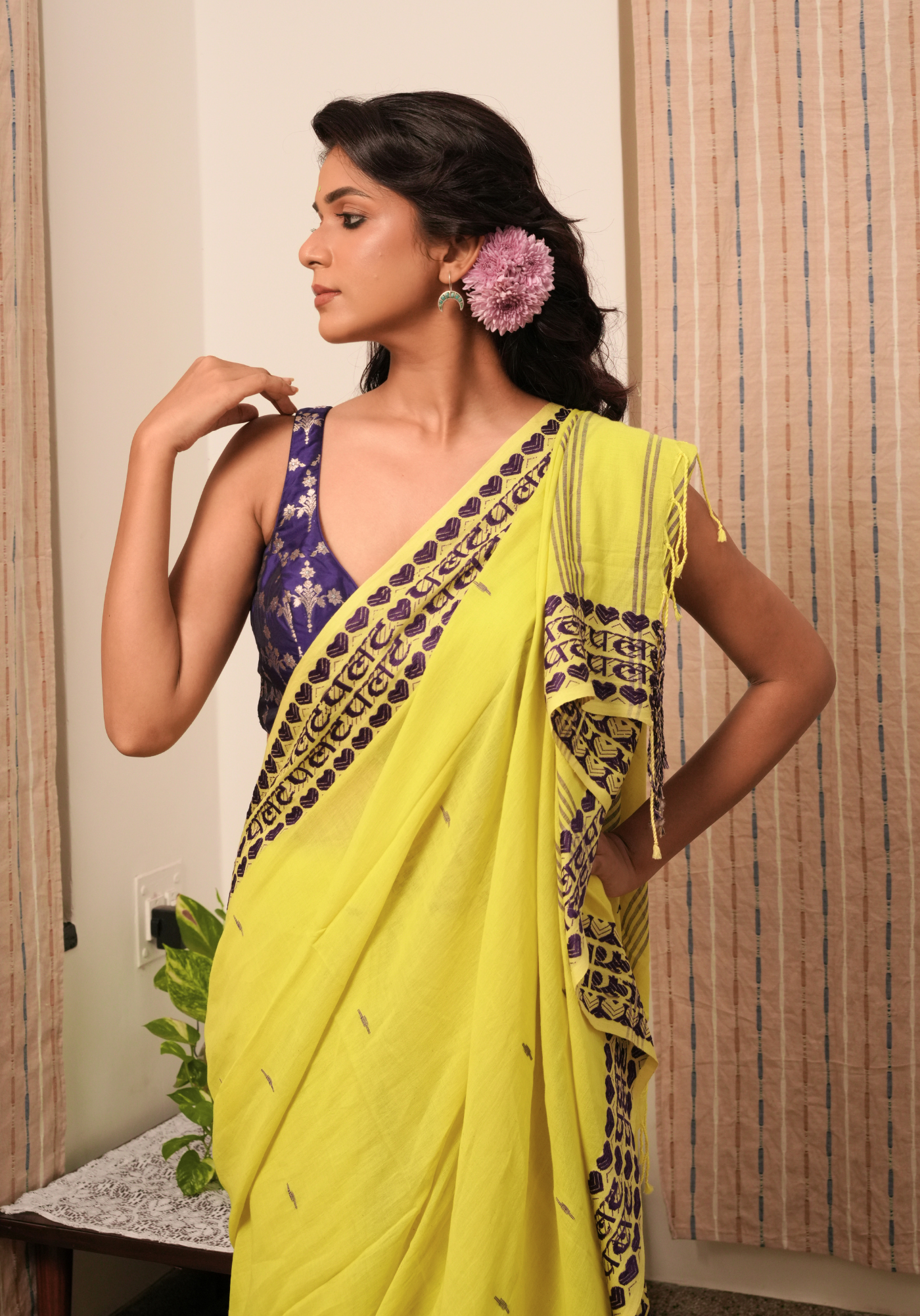 JAMUNI SLEEVELESS BROCADE BLOUSE