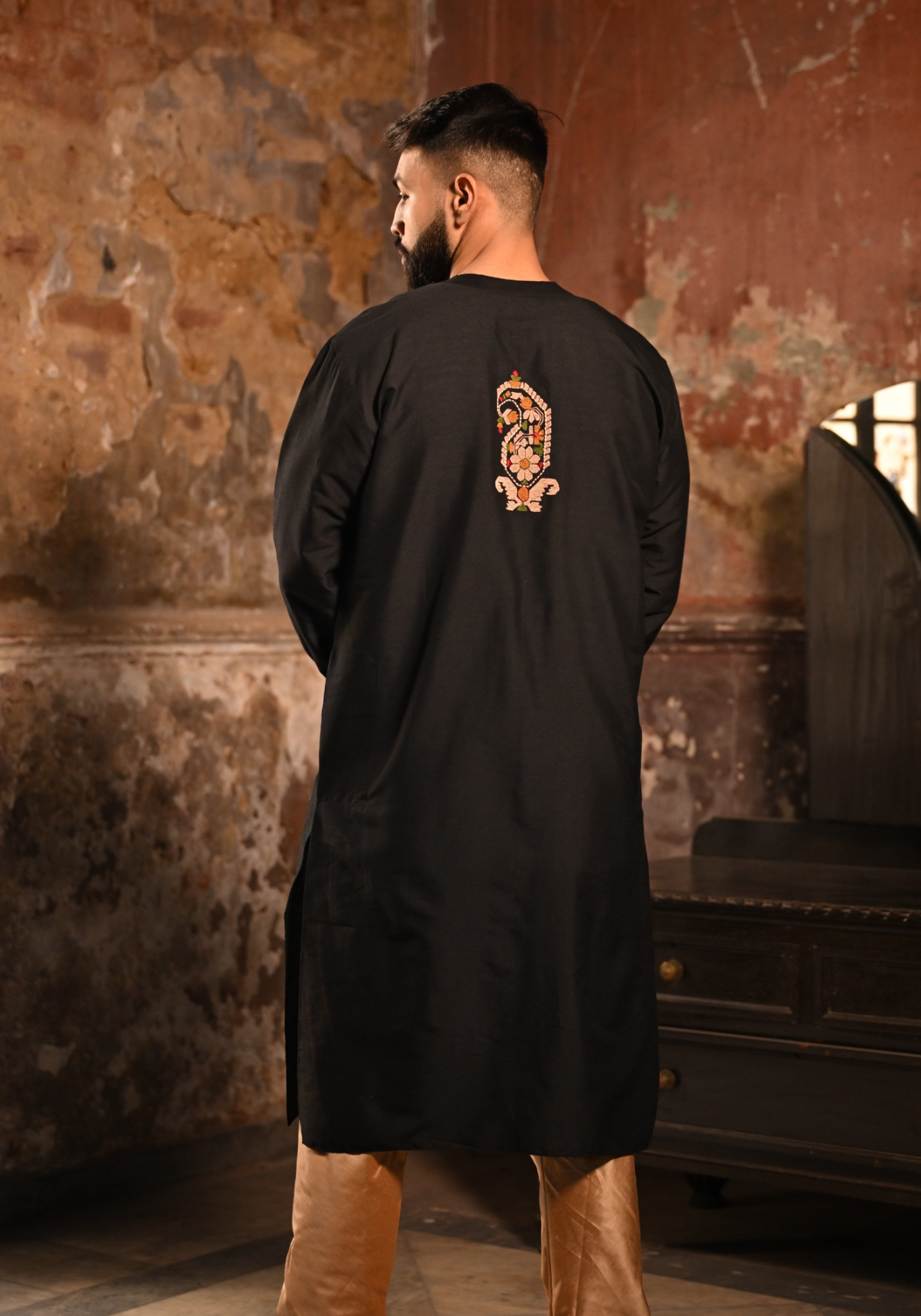 SHANAI JAMDANI PAISLEY BLACK KURTA
