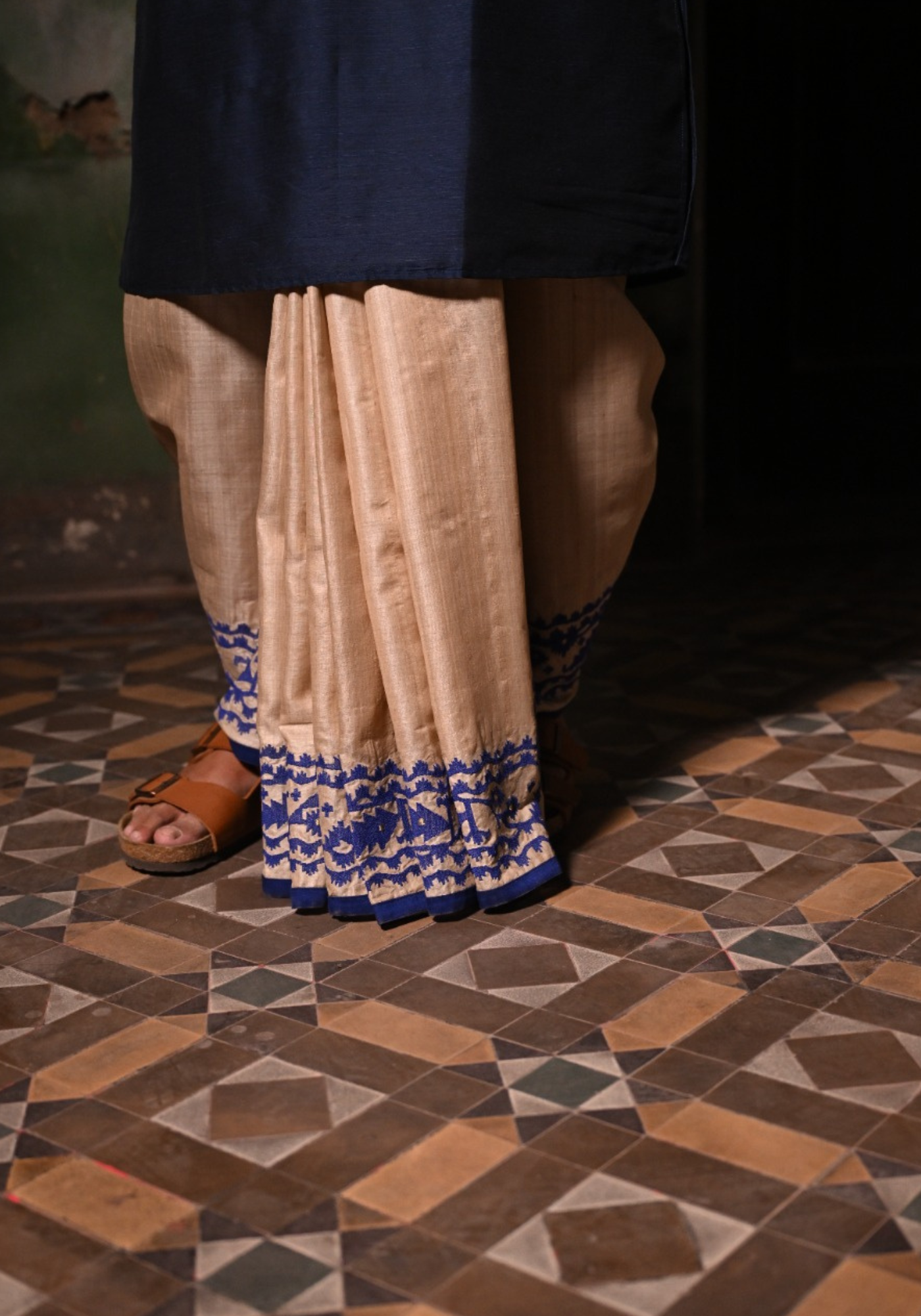 JAMAI BABU TUSSUR DHUTI