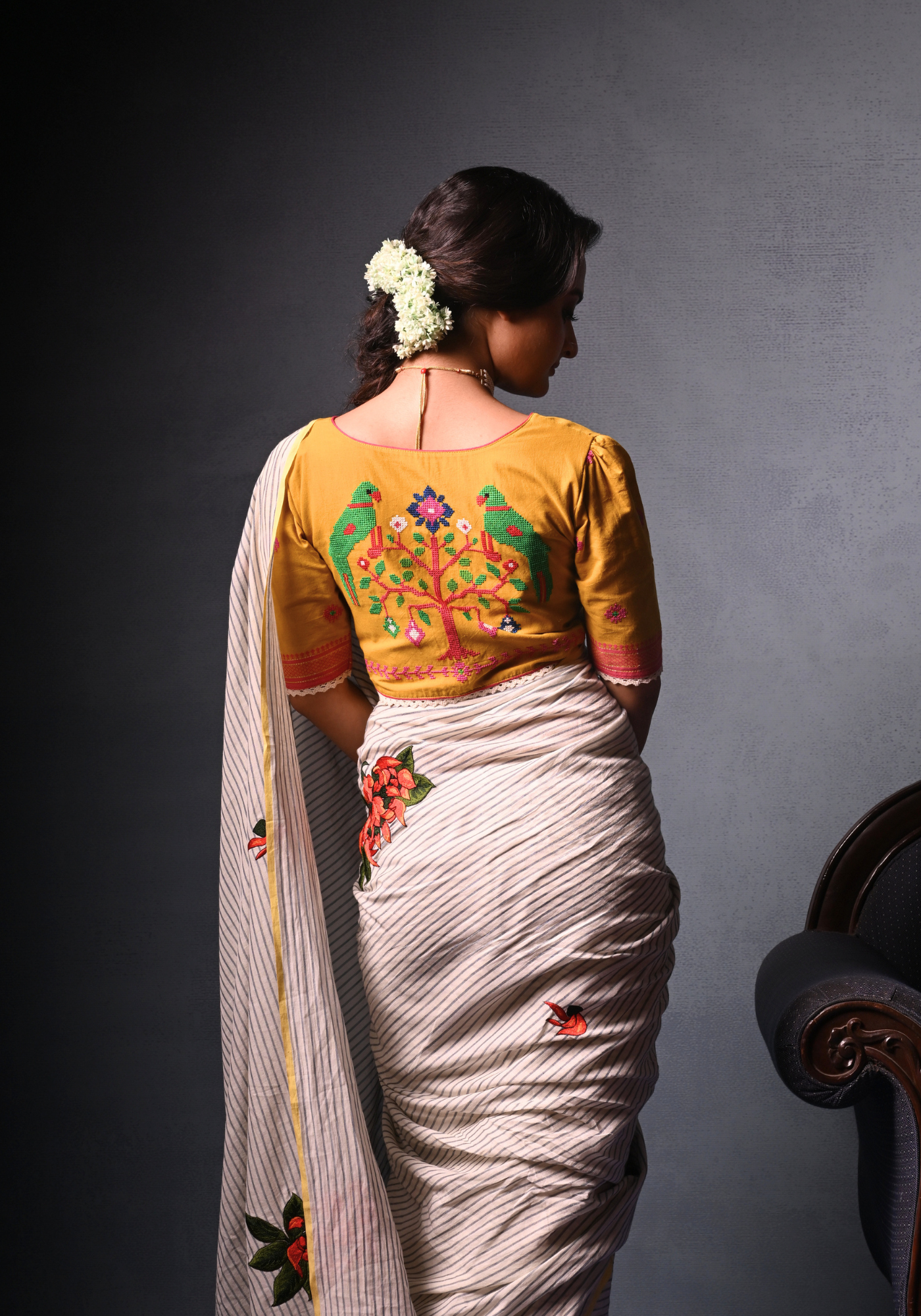 JORA TIYA ASHON BLOUSE