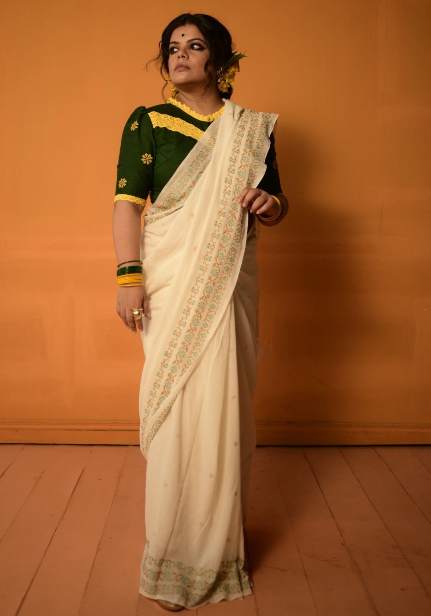 SHADA BOKUL PHOOL SAREE