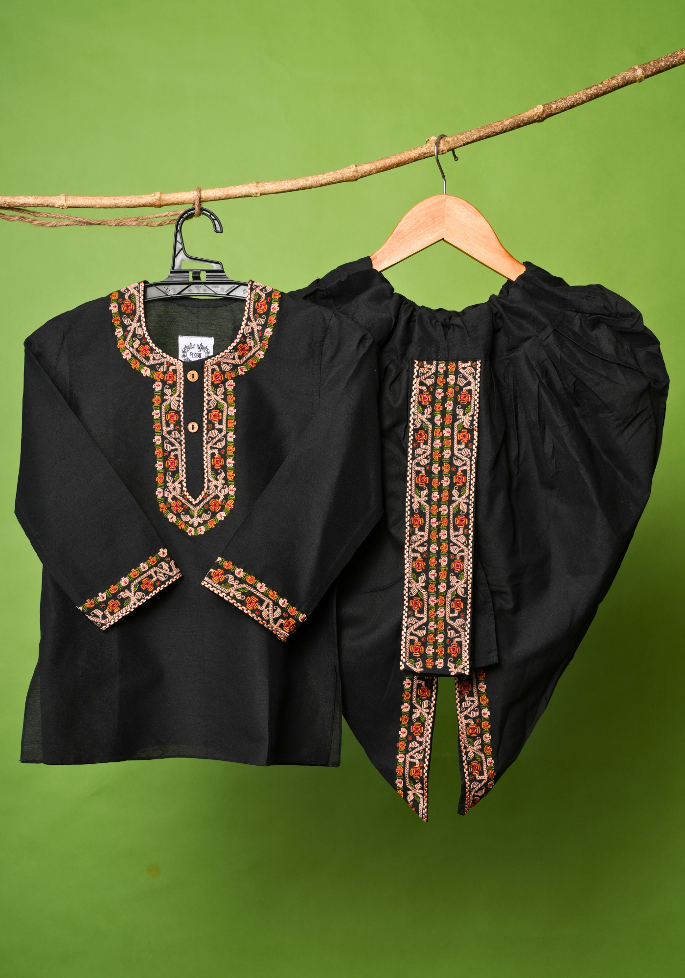 SHANAI JAMDANI KAAJ KURTA DHUTI SET