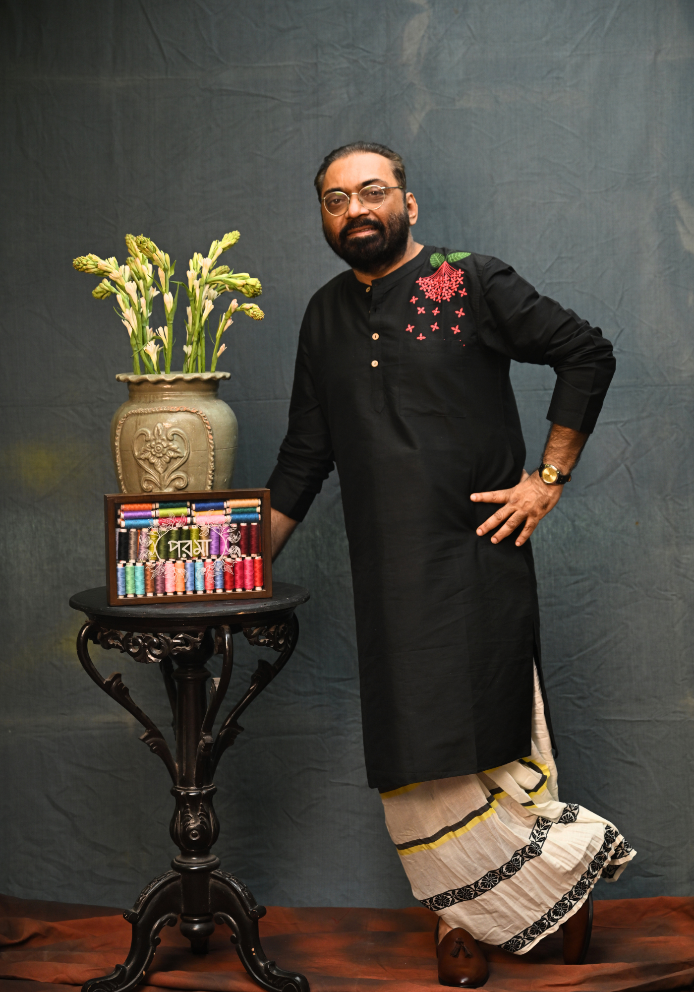 SHANTIPURI KALO SHADA DHUTI