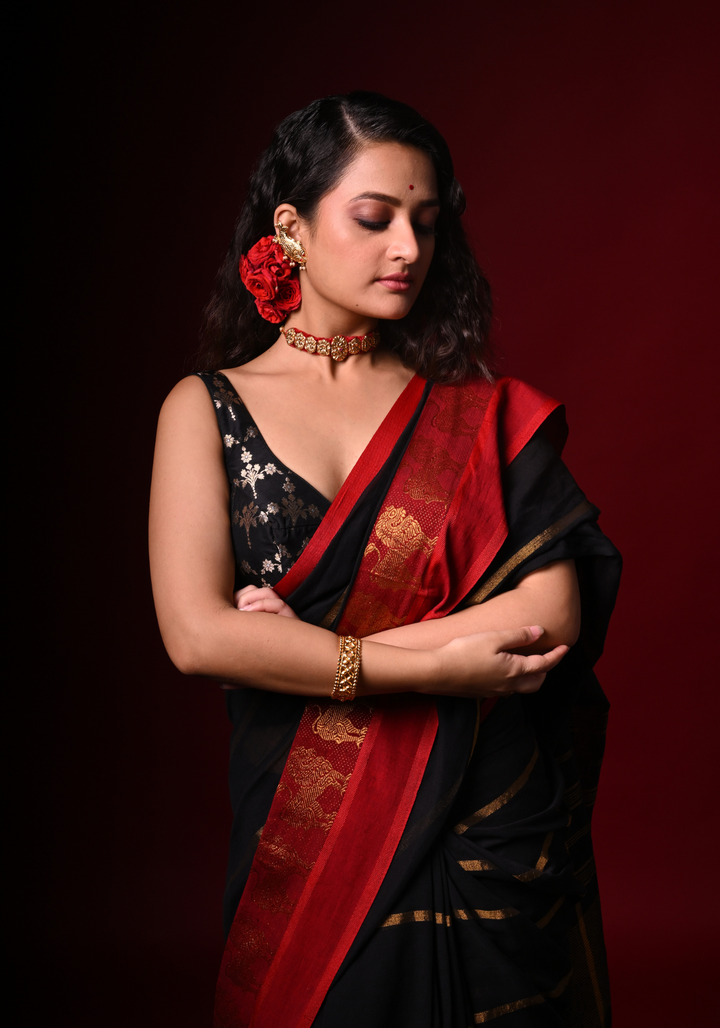 NABAMI SLEEVELESS BROCADE BLOUSE