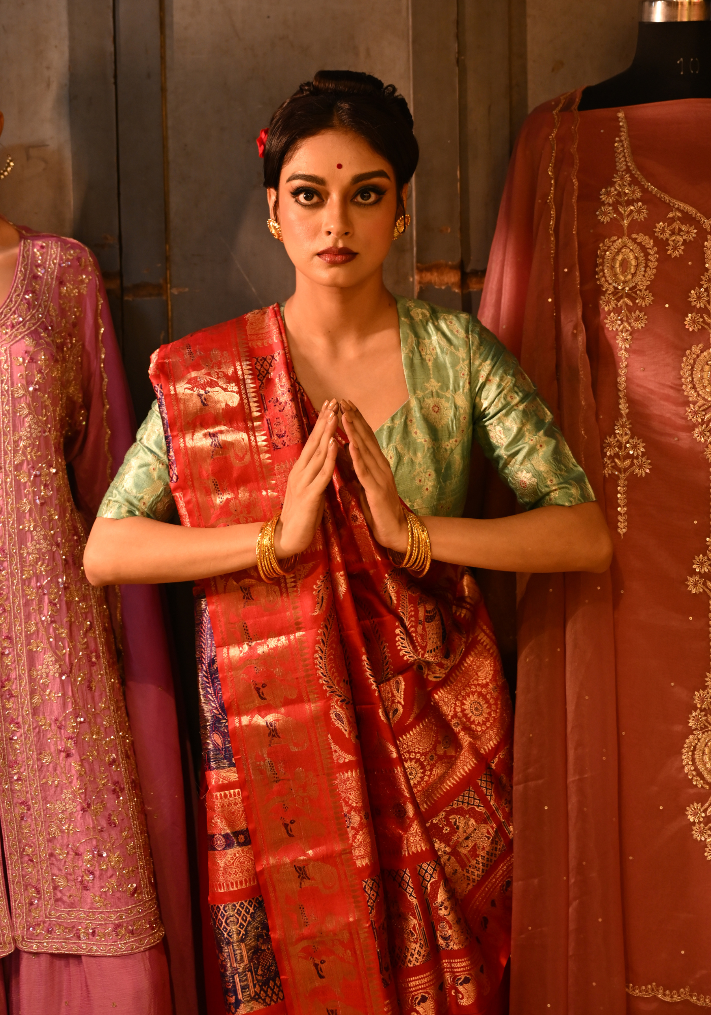 LAAL TUKTUKEY SWARNACHARI SAREE