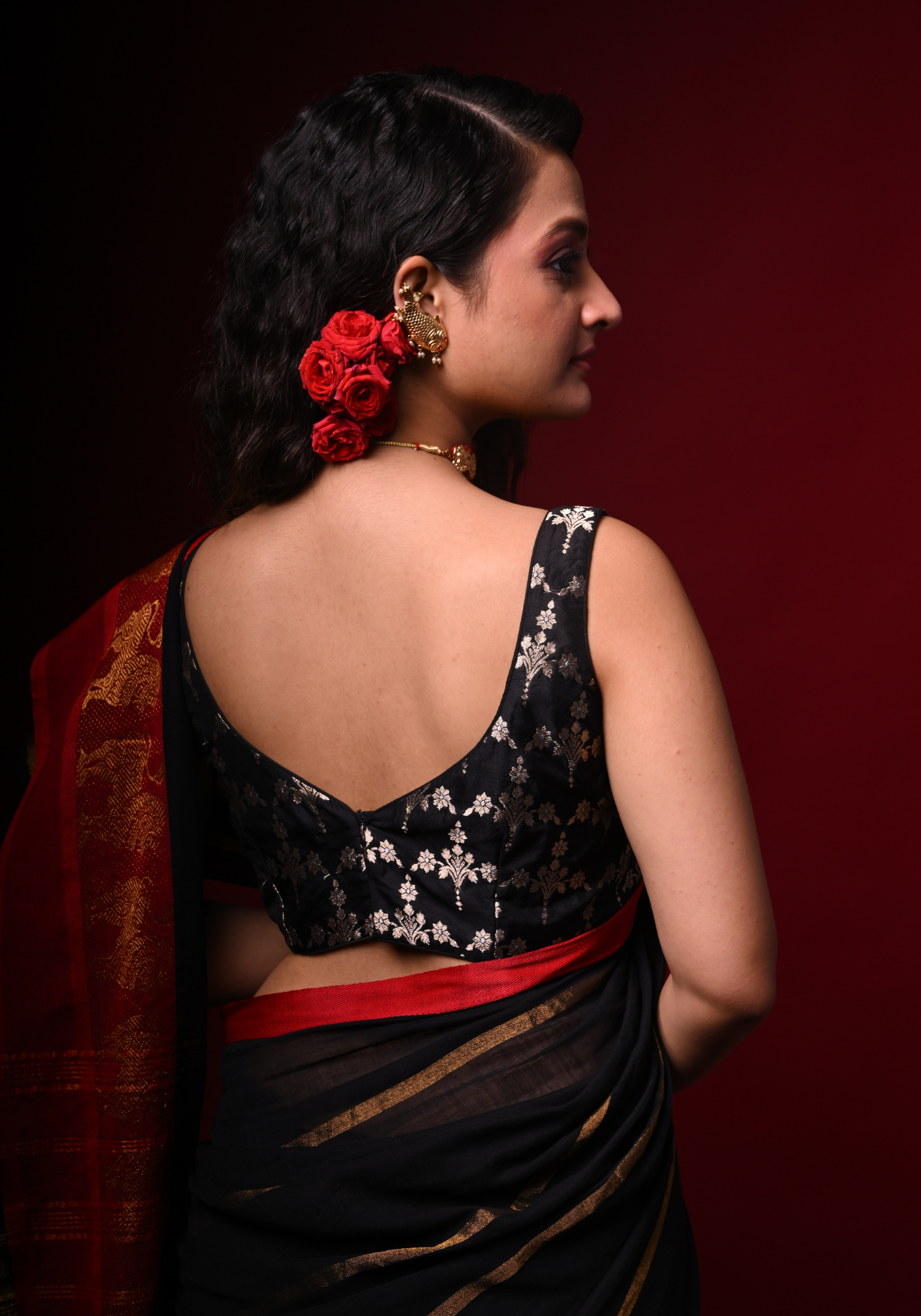 NABAMI SLEEVELESS BROCADE BLOUSE