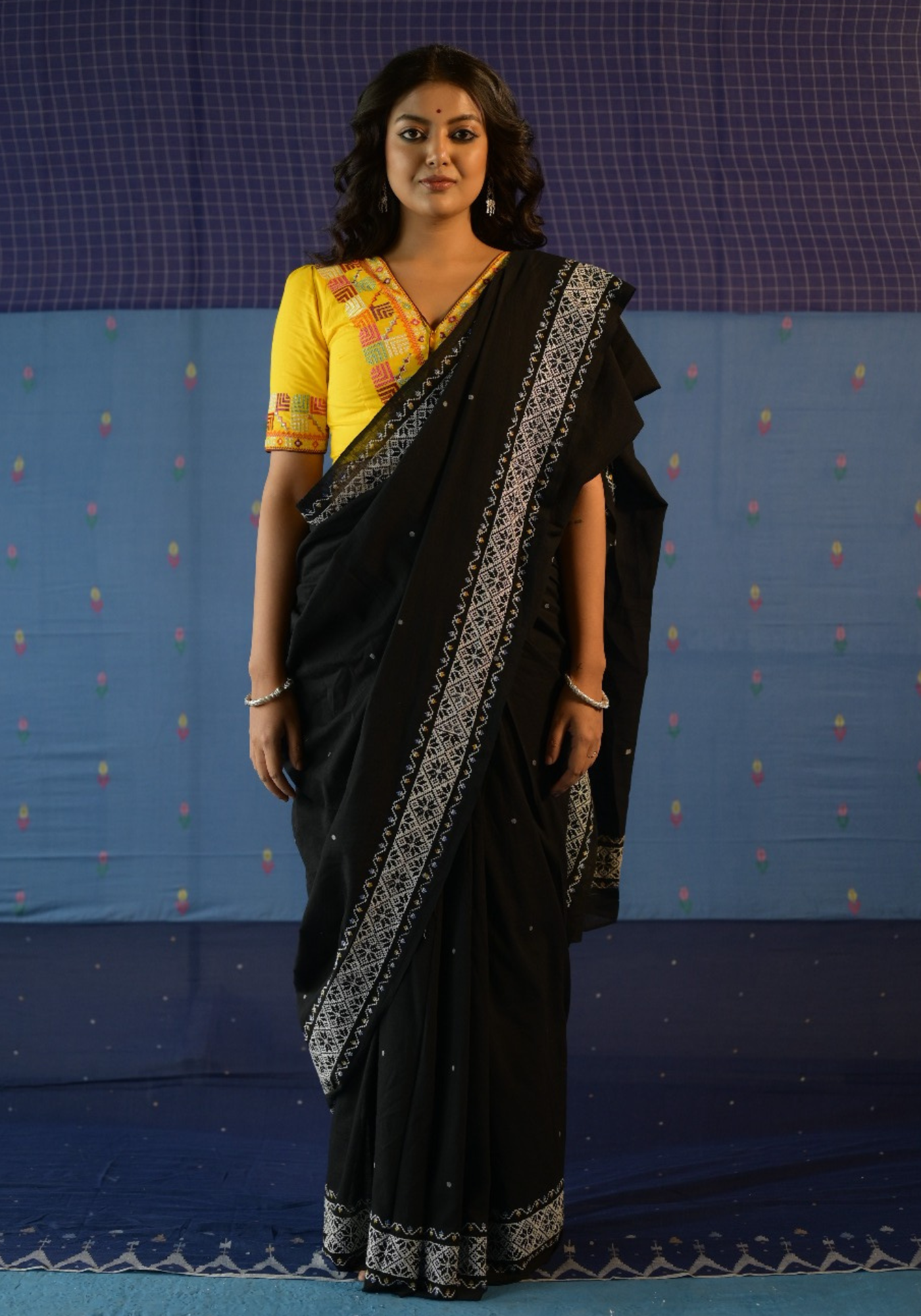 KALO SHADA TILE BORDER SAREE