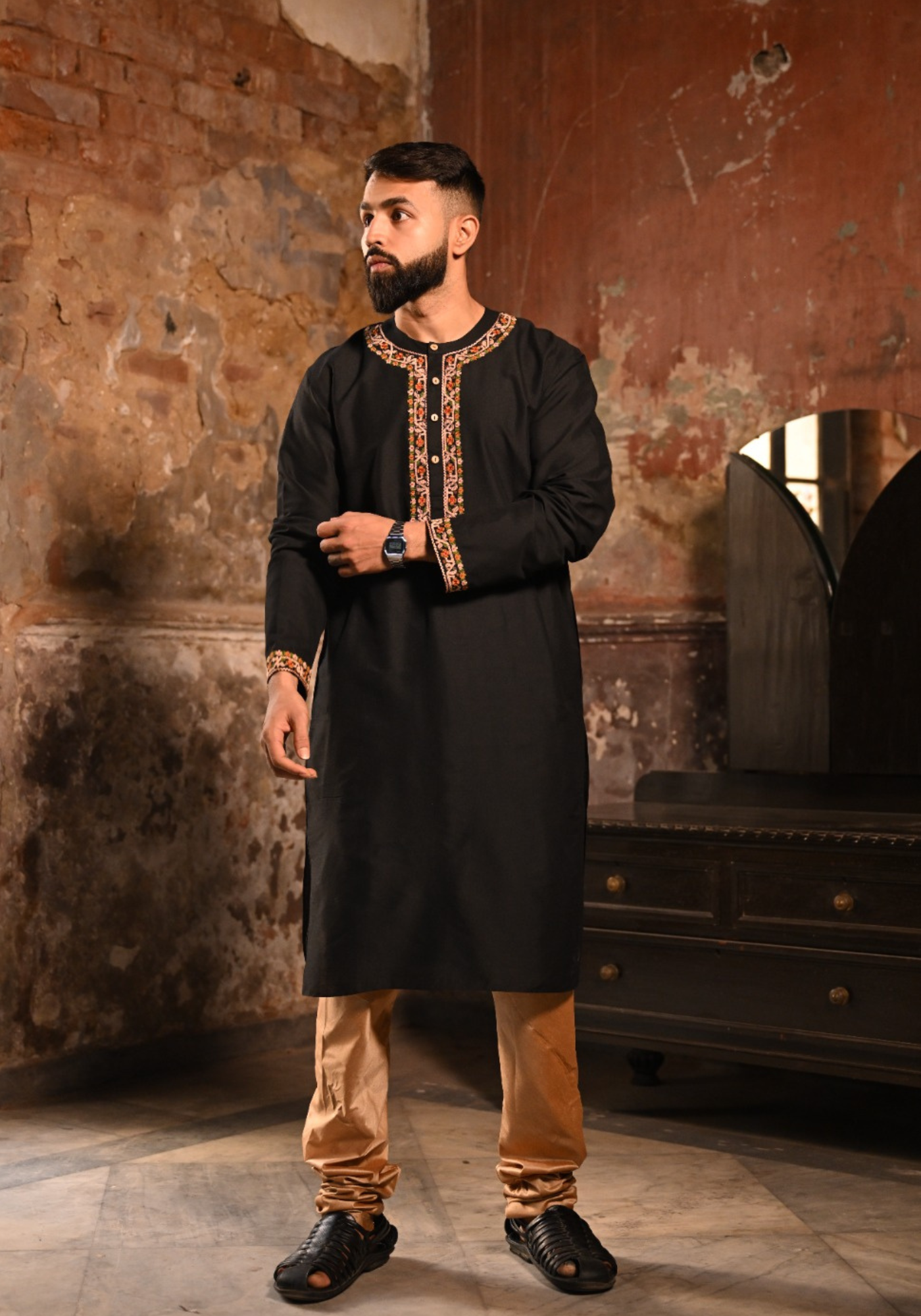 SHANAI JAMDANI PAISLEY BLACK KURTA