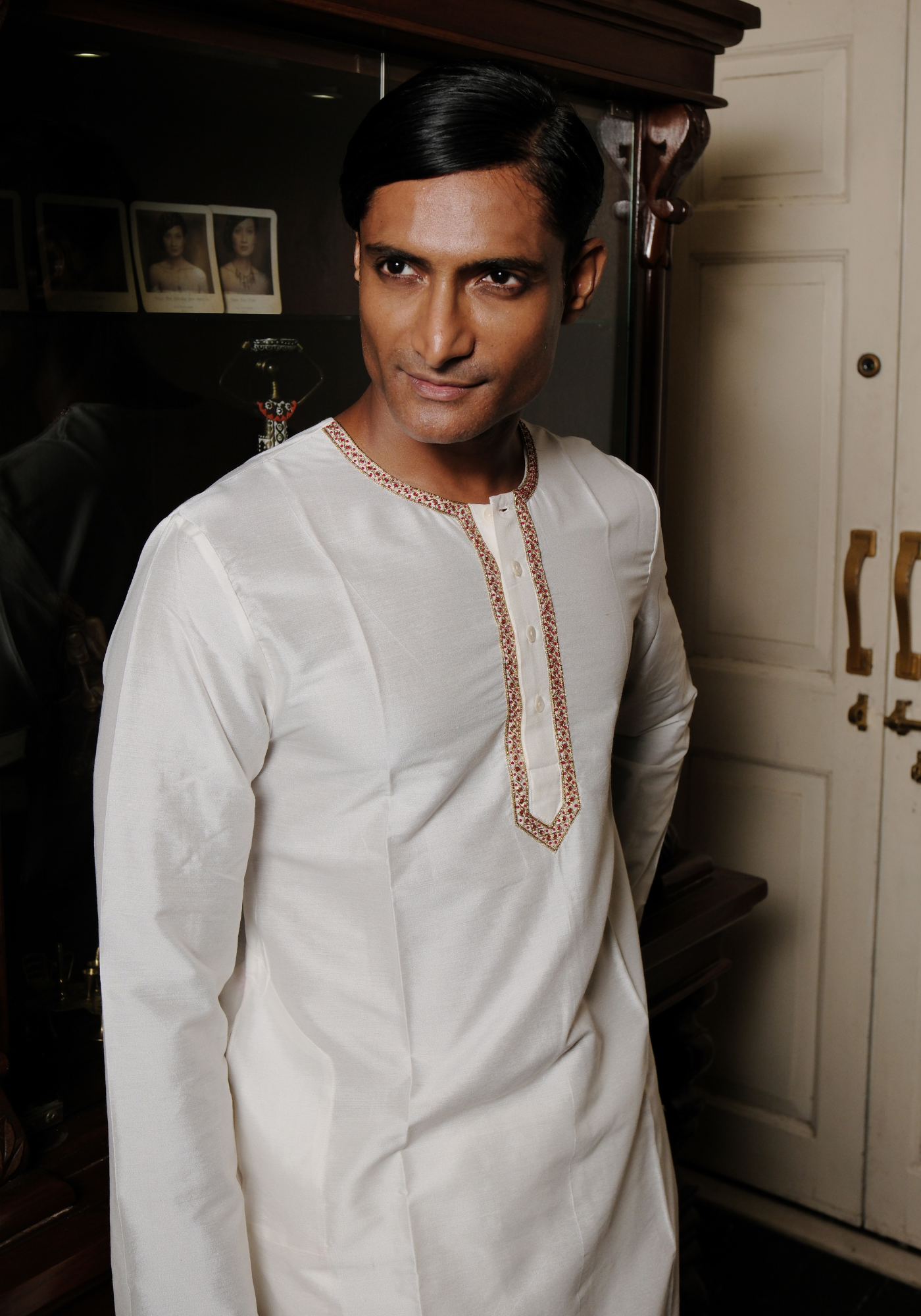 CHITPUR WHITE ZARDOUSI KURTA