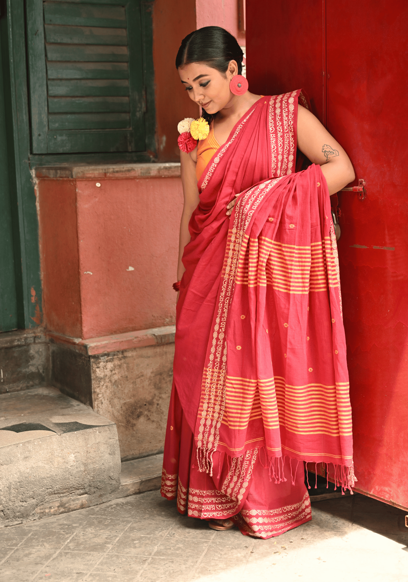 BAJLO TOMAR AALOR BENU SAREE (SHANTIPURI)