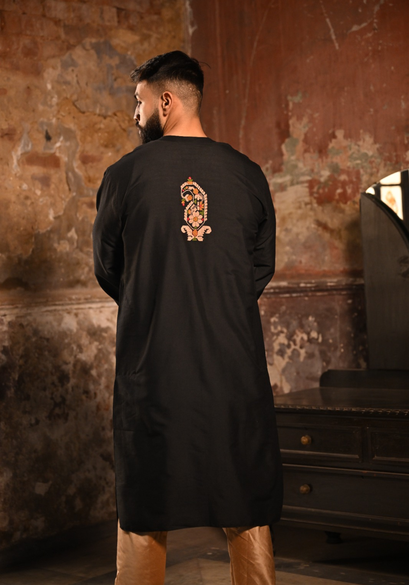 SHANAI JAMDANI PAISLEY BLACK KURTA