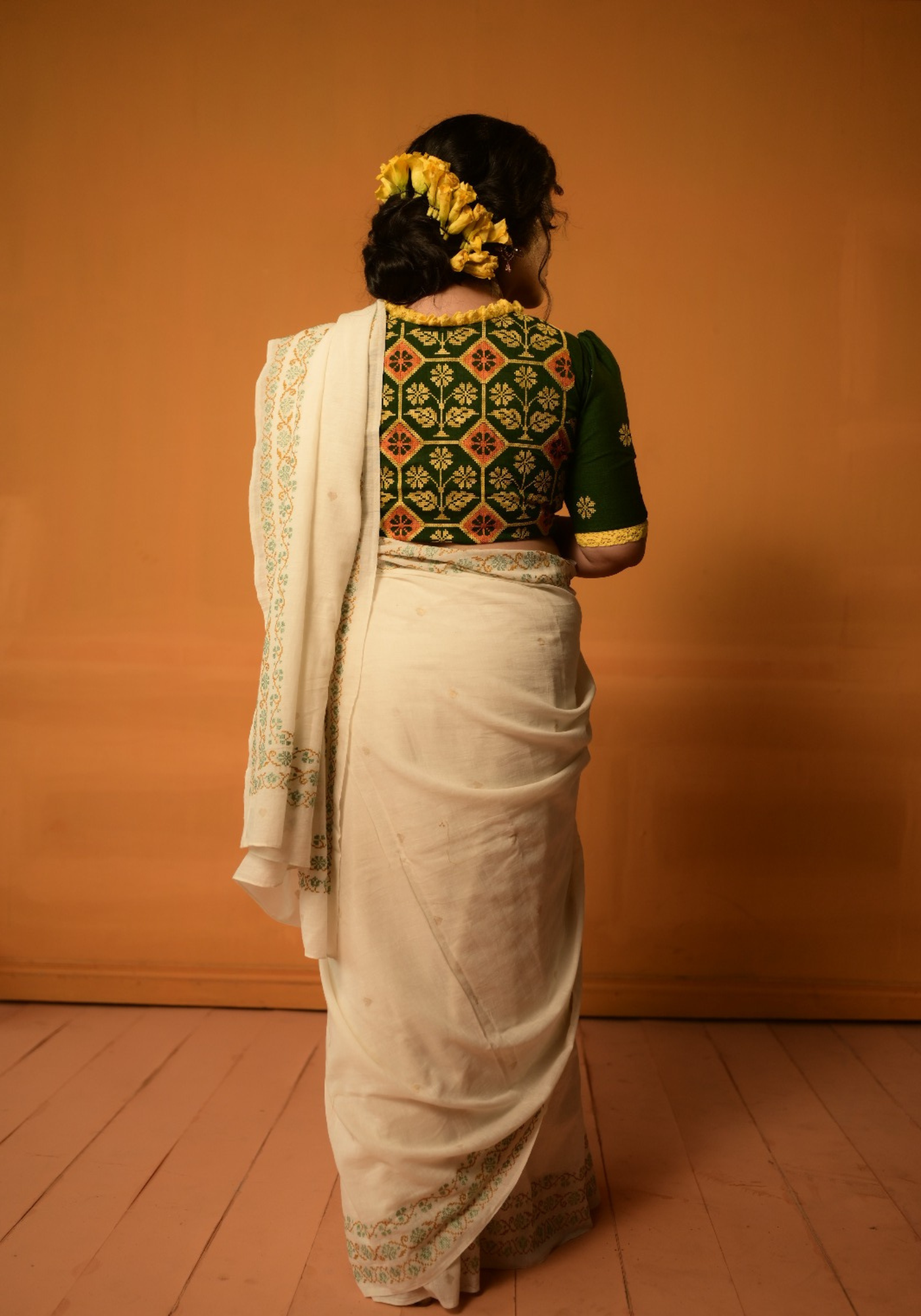 SHADA BOKUL PHOOL SAREE