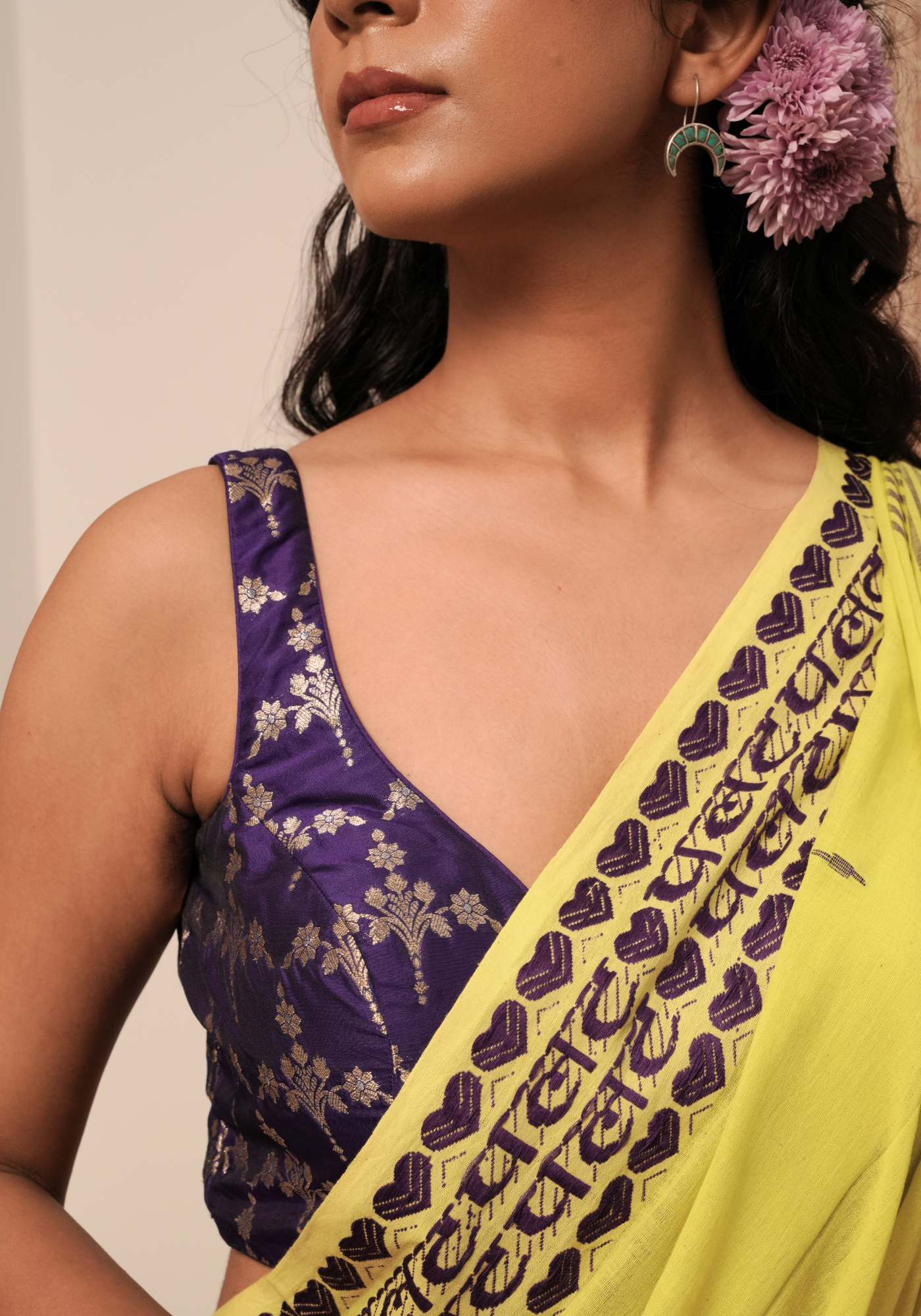 JAMUNI SLEEVELESS BROCADE BLOUSE