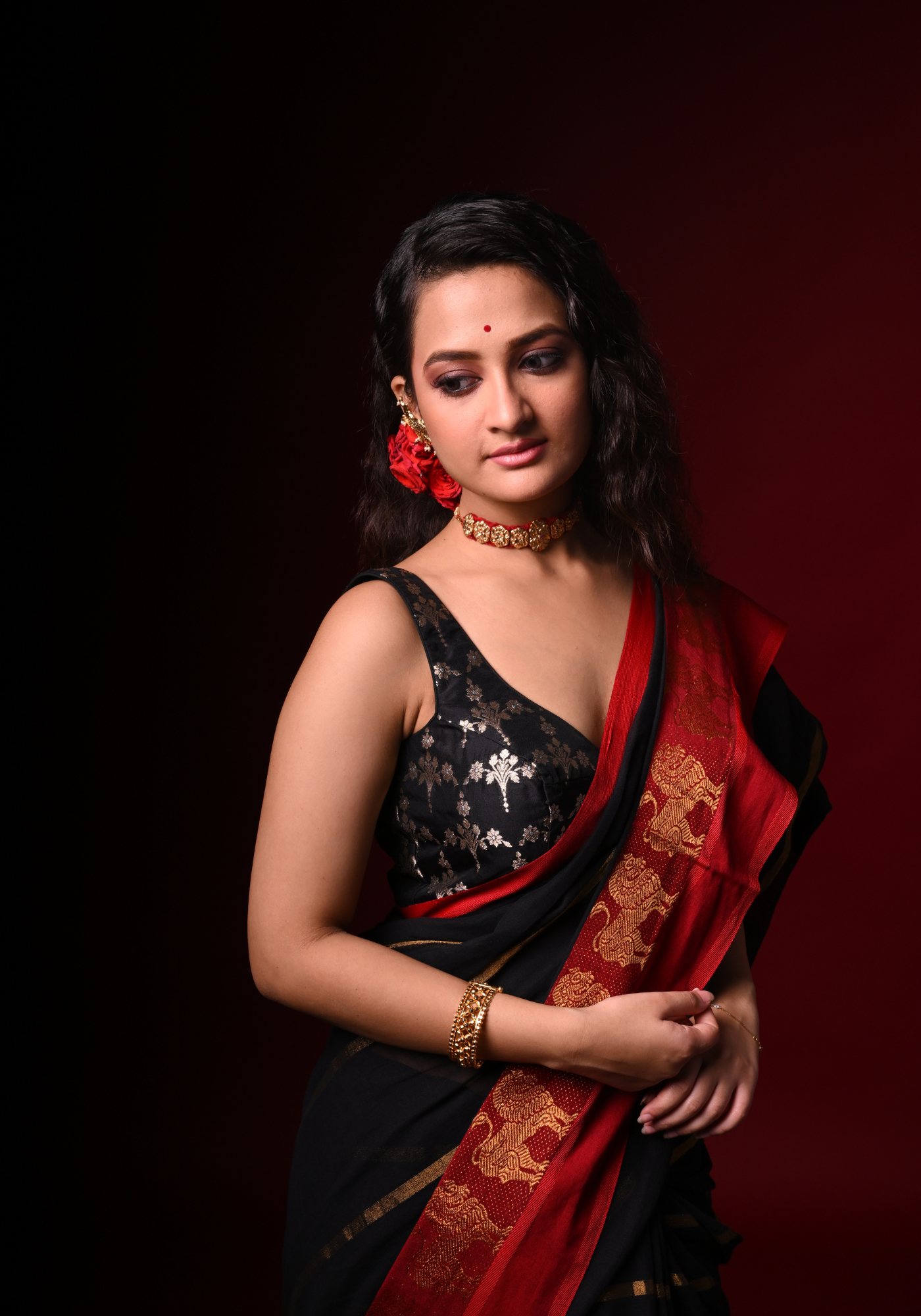NABAMI SLEEVELESS BROCADE BLOUSE