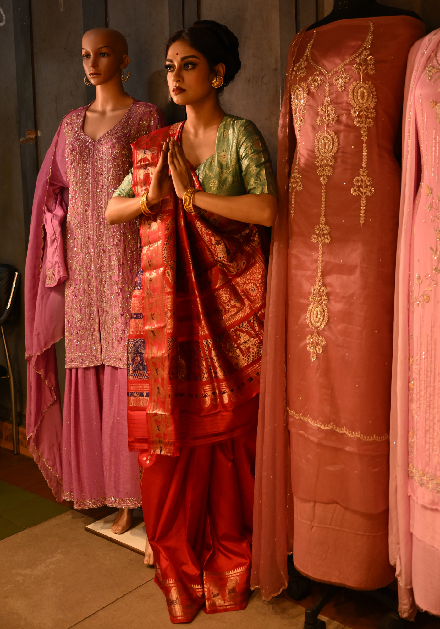LAAL TUKTUKEY SWARNACHARI SAREE