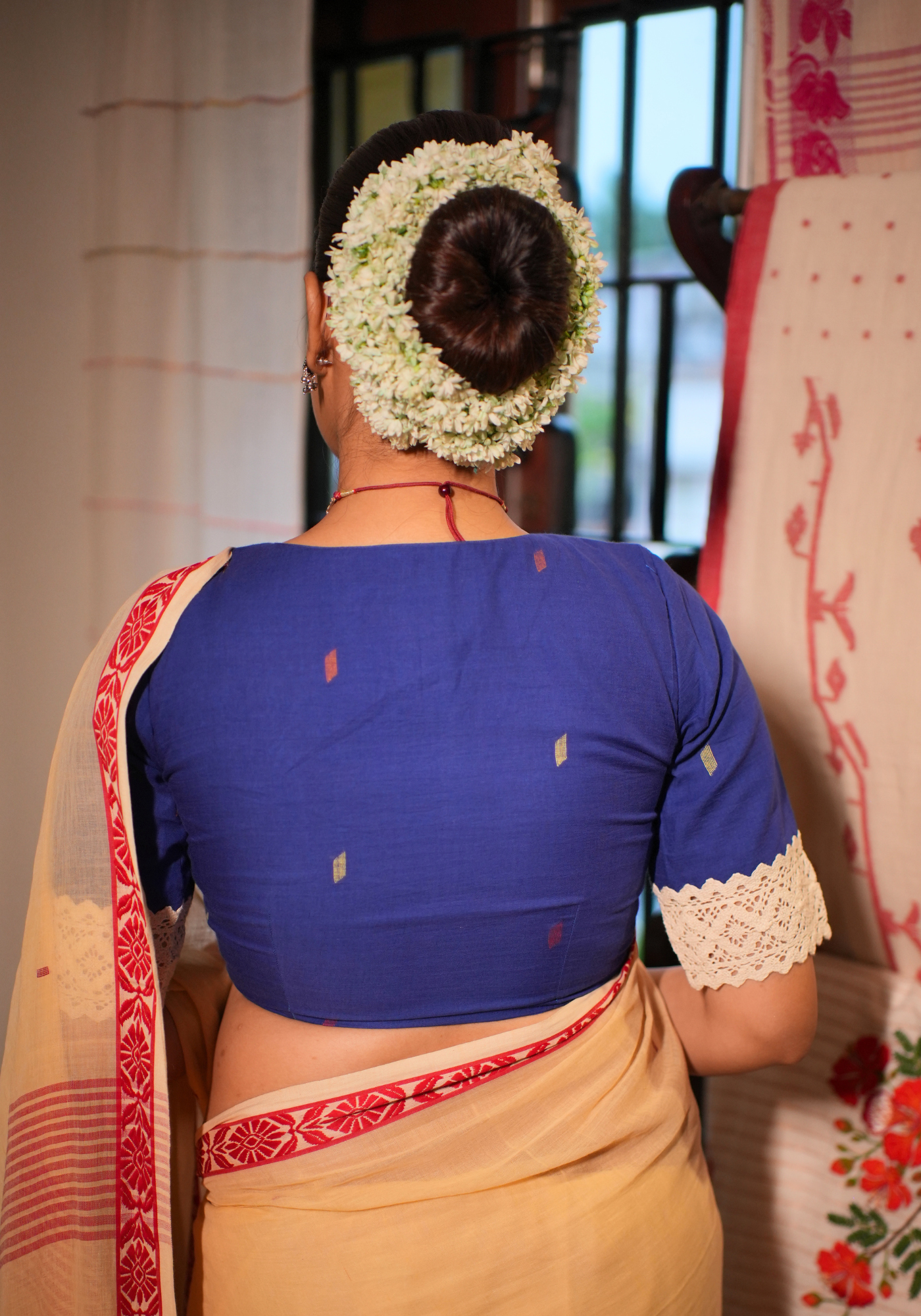NEEL KOMOL LAAL KOMOL BLOUSE