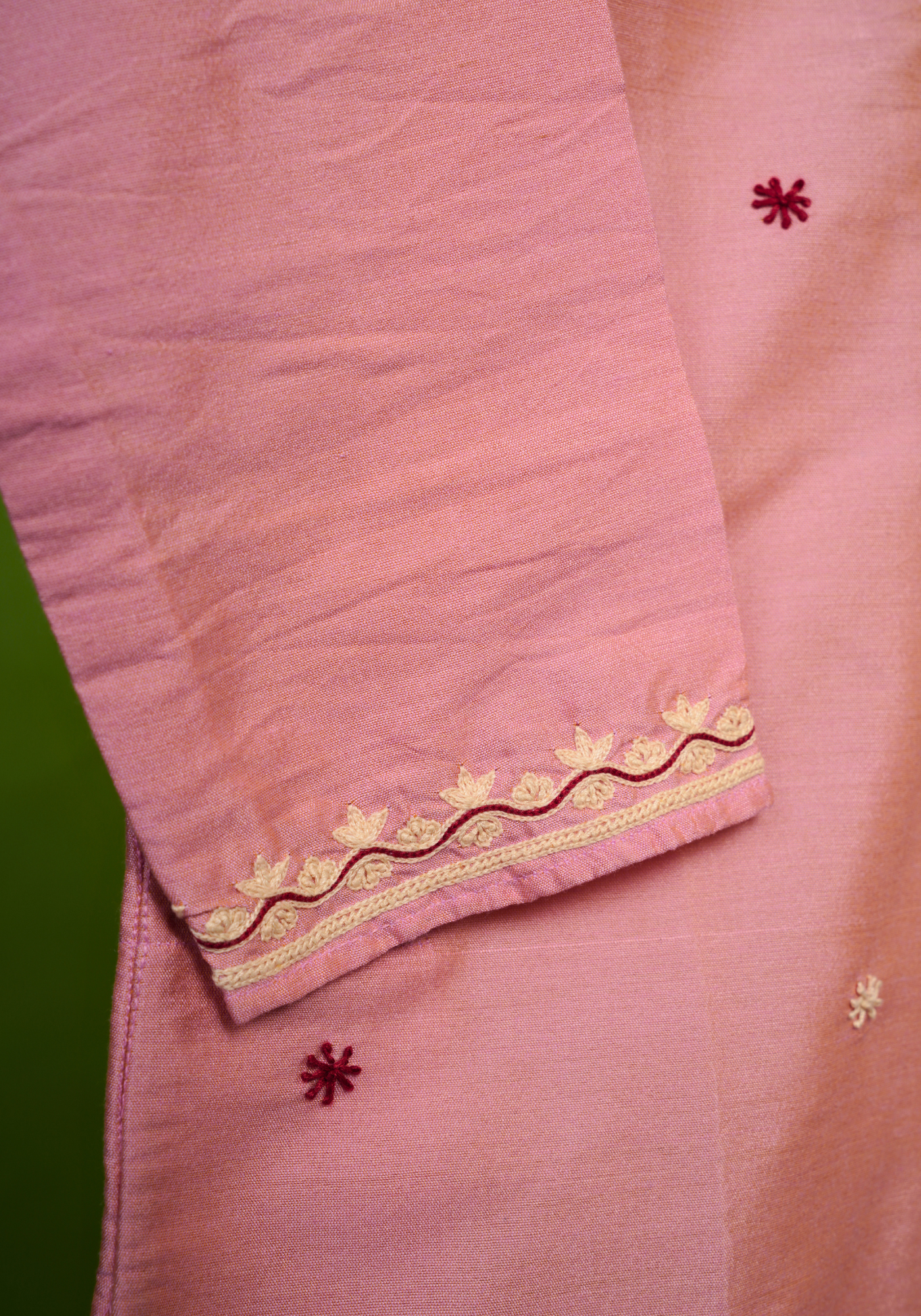 DUDHEY AALTA PAISLEY KURTA DHUTI SET
