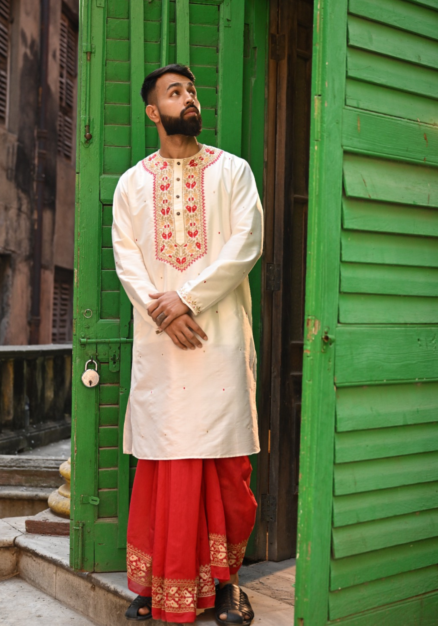 TOPOR MUKUT SHADA KURTA