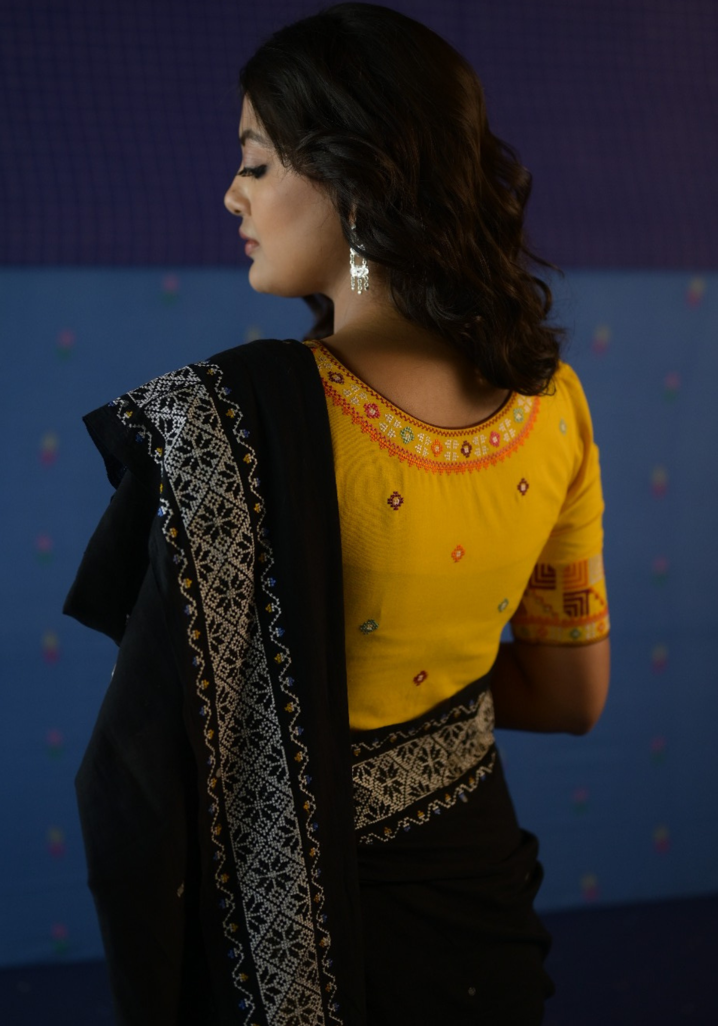 KALO SHADA TILE BORDER SAREE