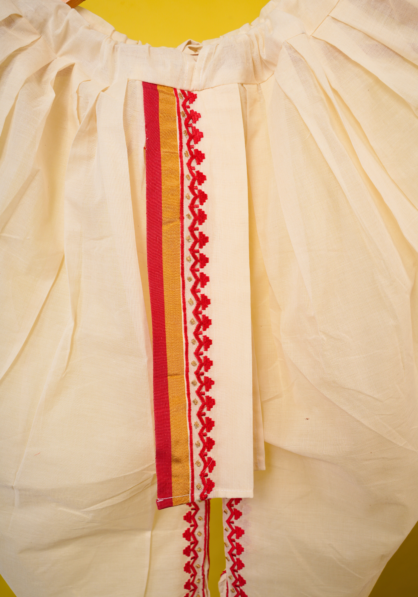 PAAN PAATA RED KURTA DHUTI SET