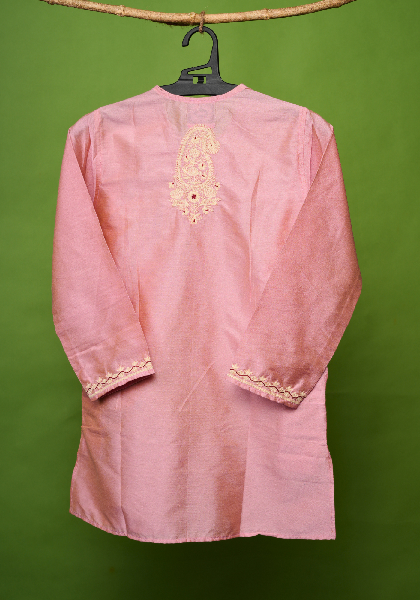 DUDHEY AALTA PAISLEY KURTA DHUTI SET