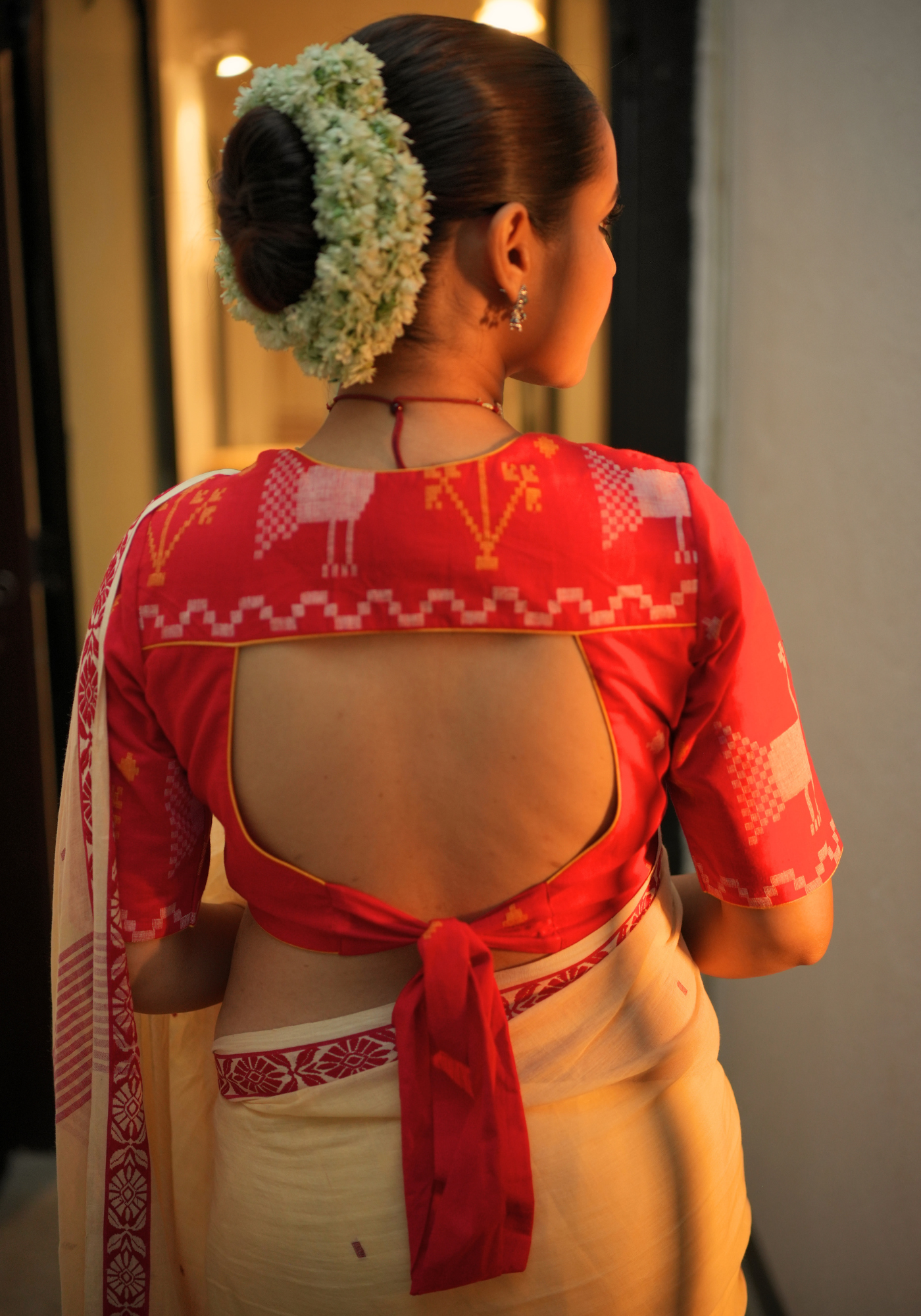 LAAL MOYUR PITH KATA BLOUSE